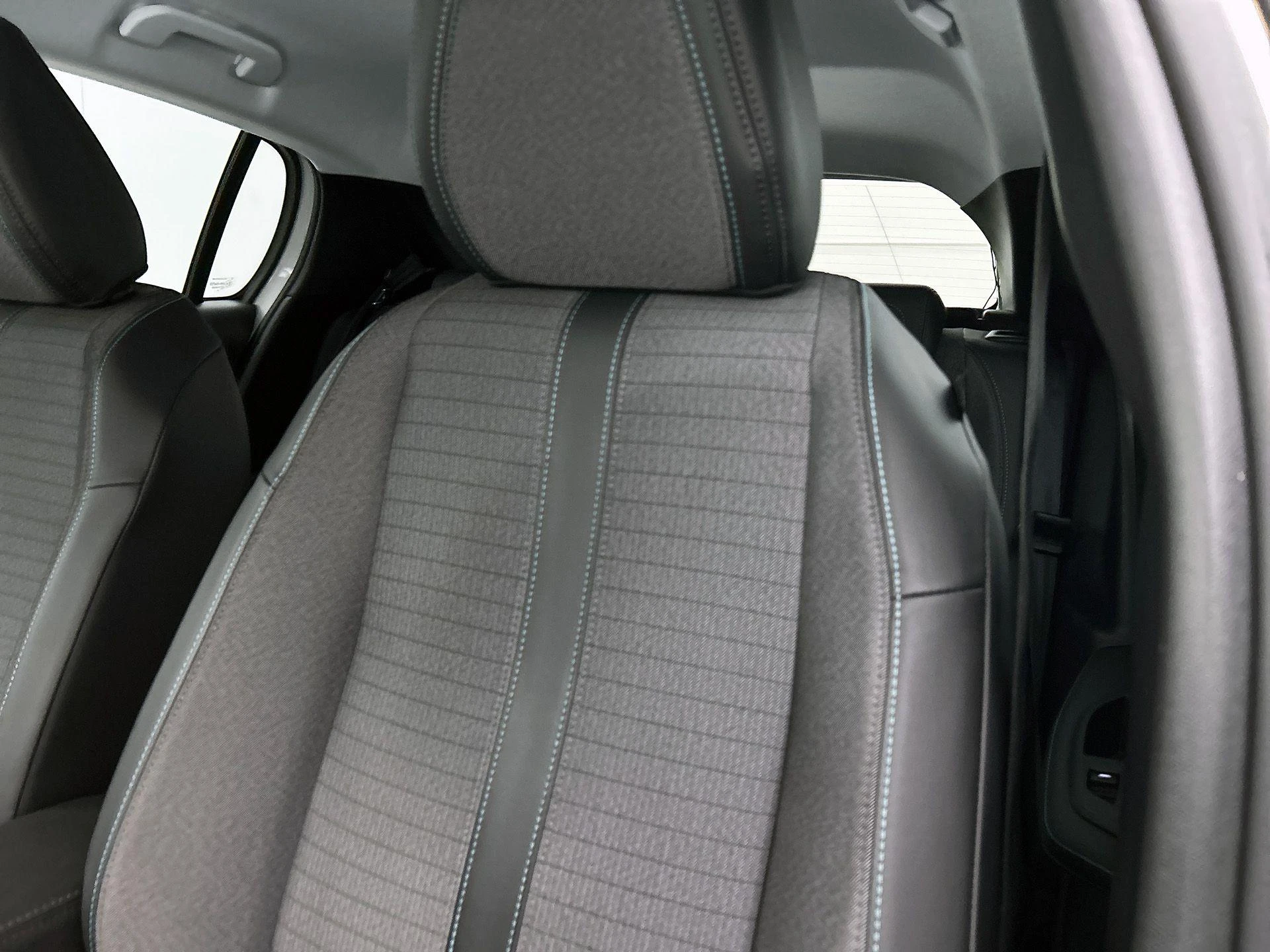 Peugeot-208-image-10