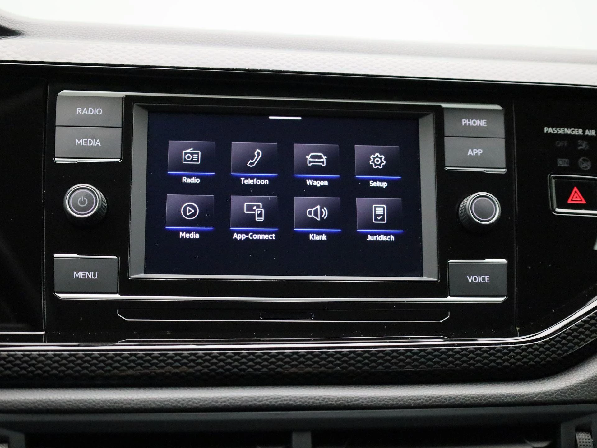 Volkswagen-Polo-image-23