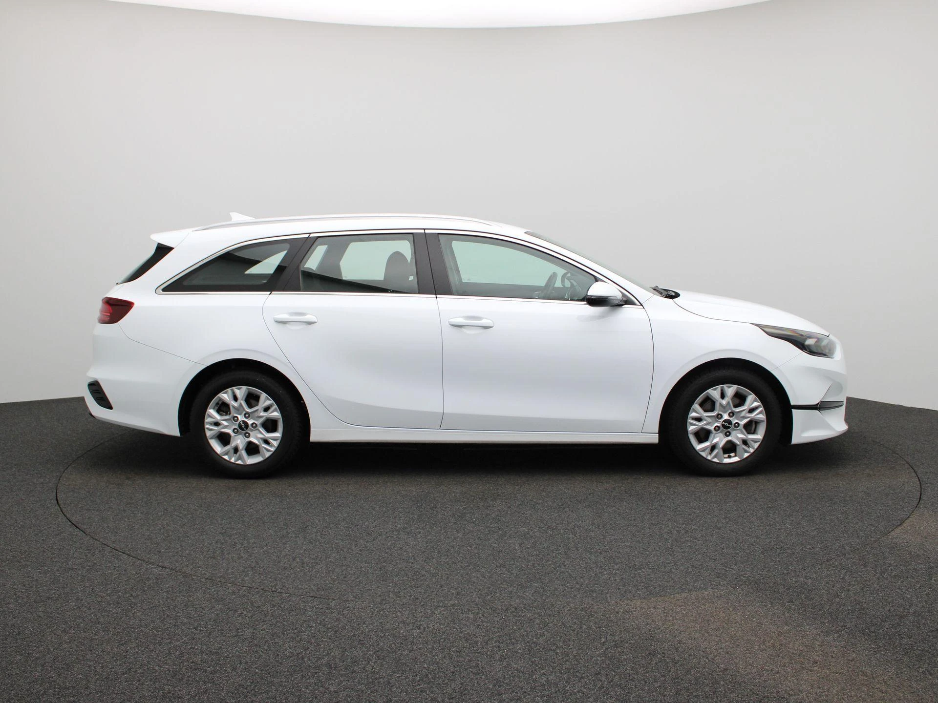Kia-Ceed Sportswagon-image-5