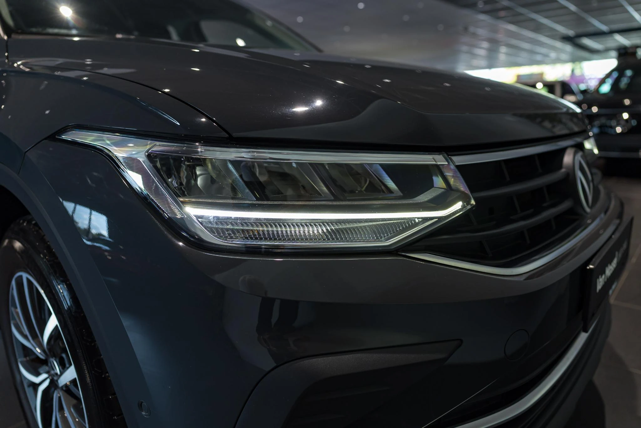 Volkswagen-Tiguan-image-6