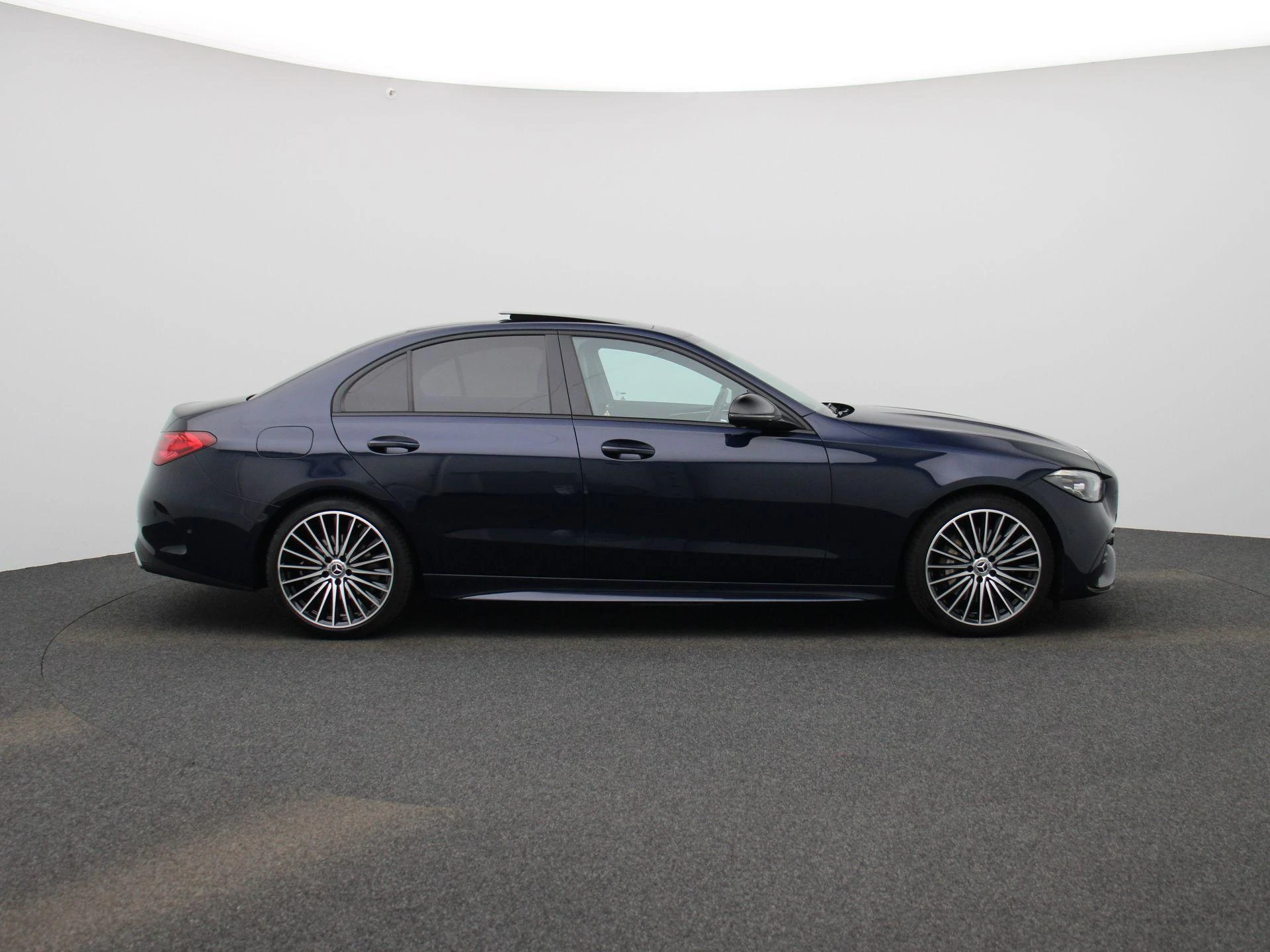 Mercedes-Benz-C-Klasse-image-6