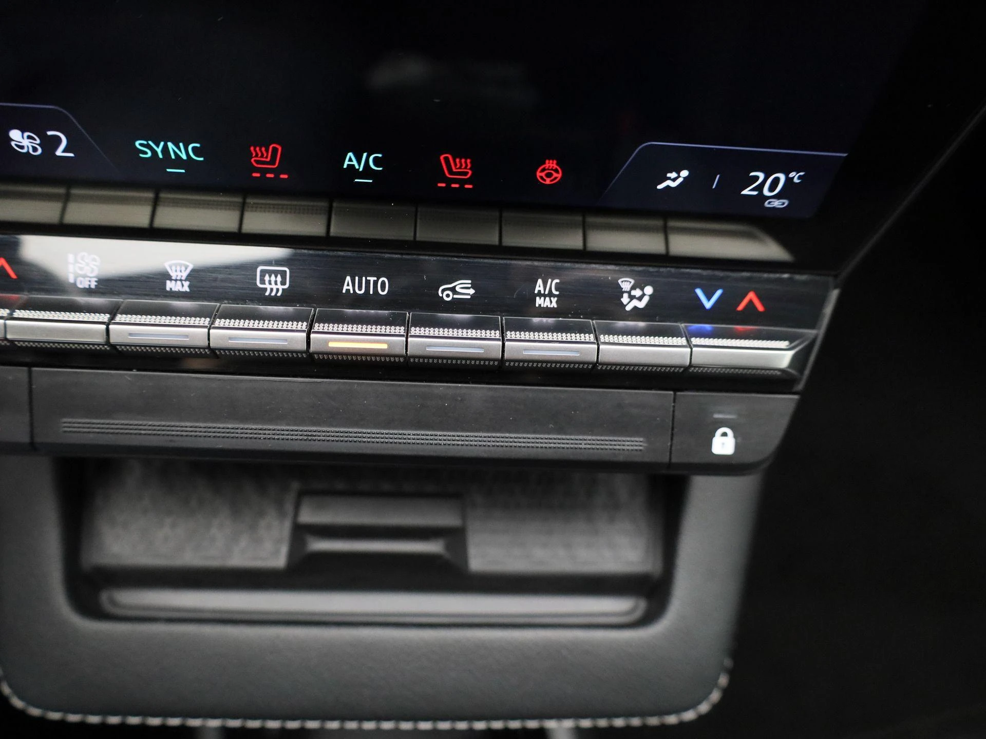 Renault-Megane E-Tech-image-21