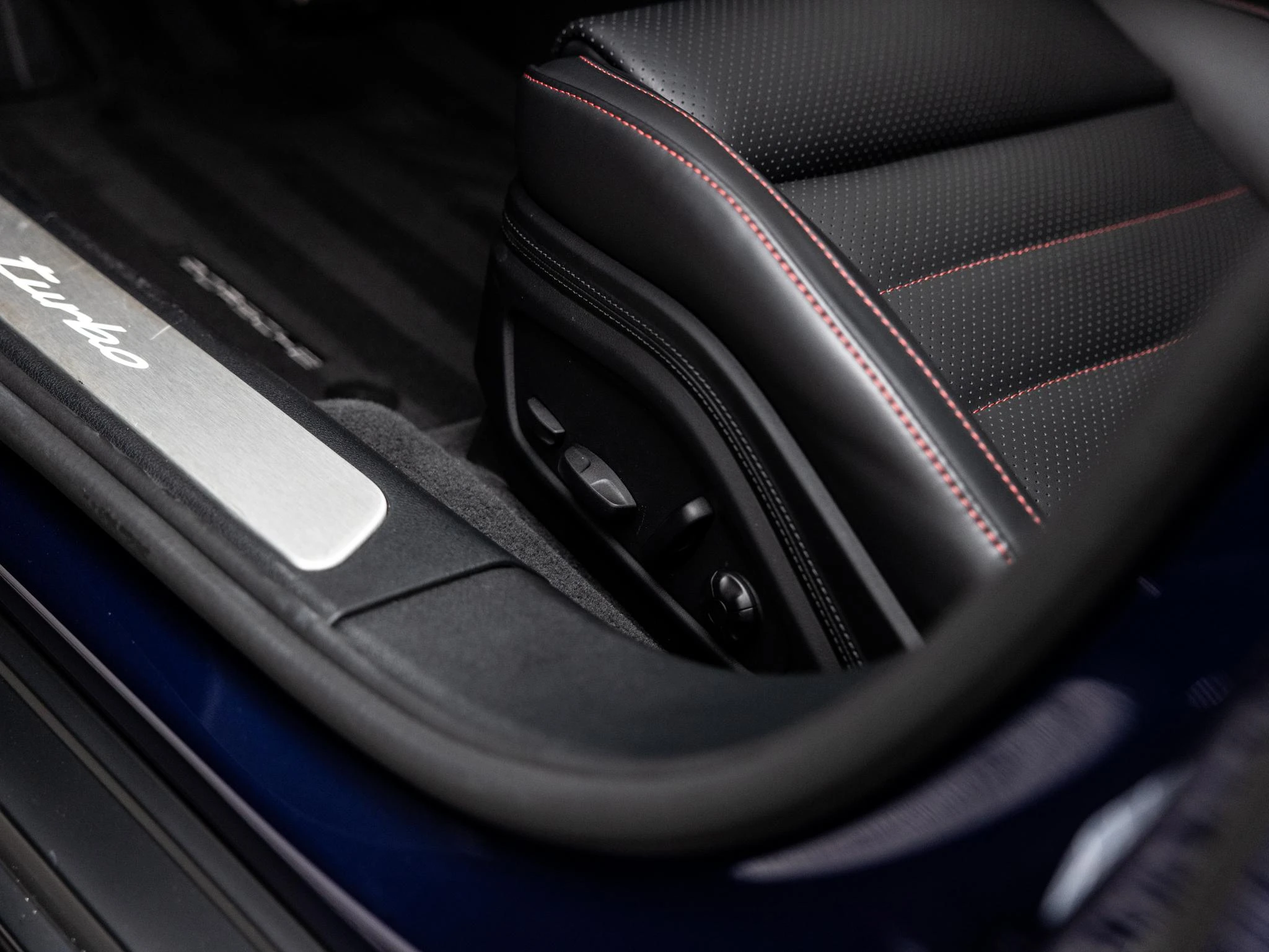 Porsche-Panamera-image-16