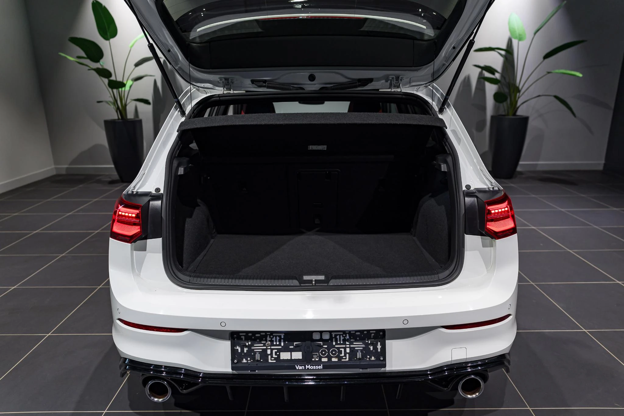 Volkswagen-Golf-image-27
