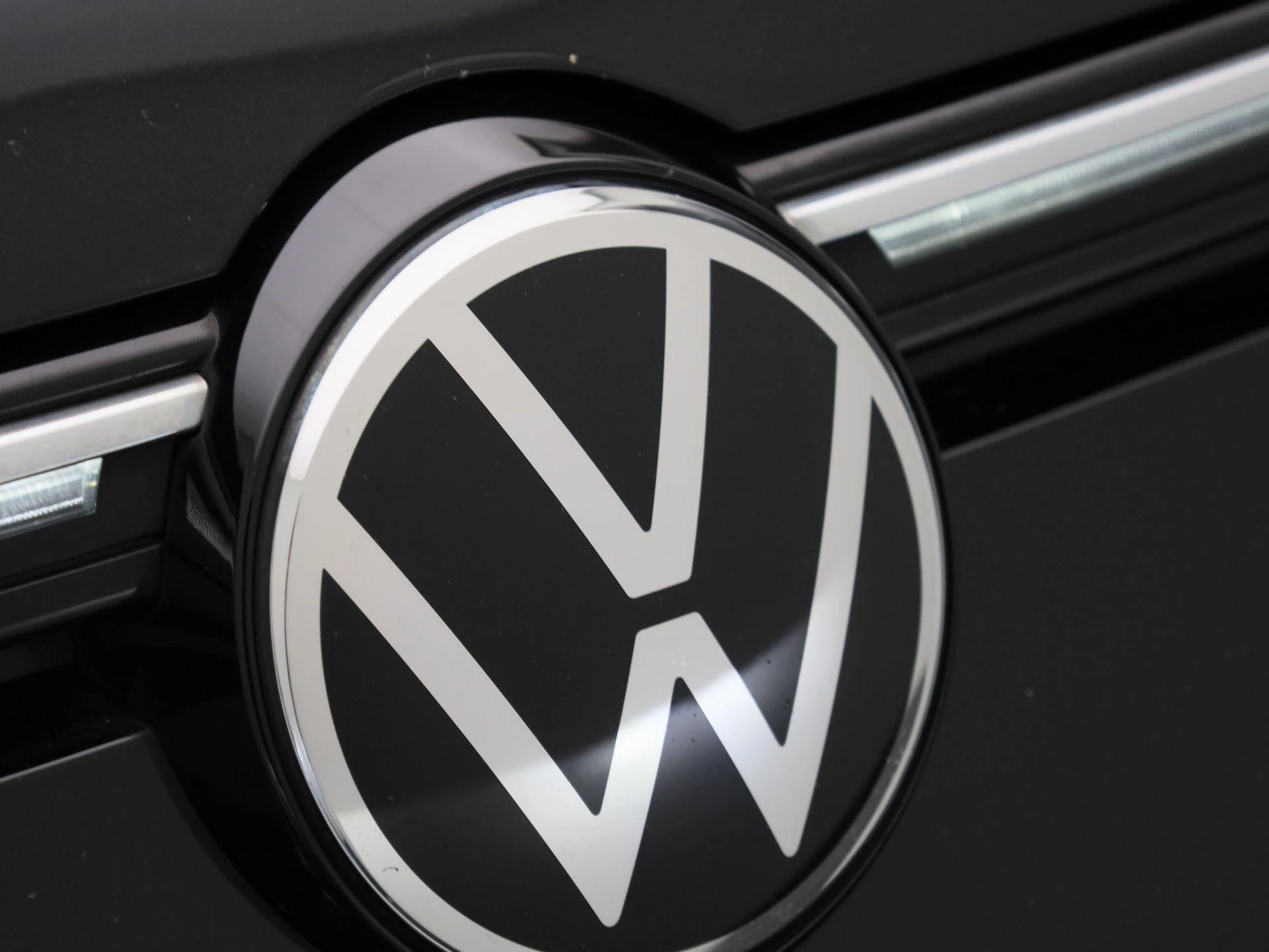 Volkswagen-Golf-image-35
