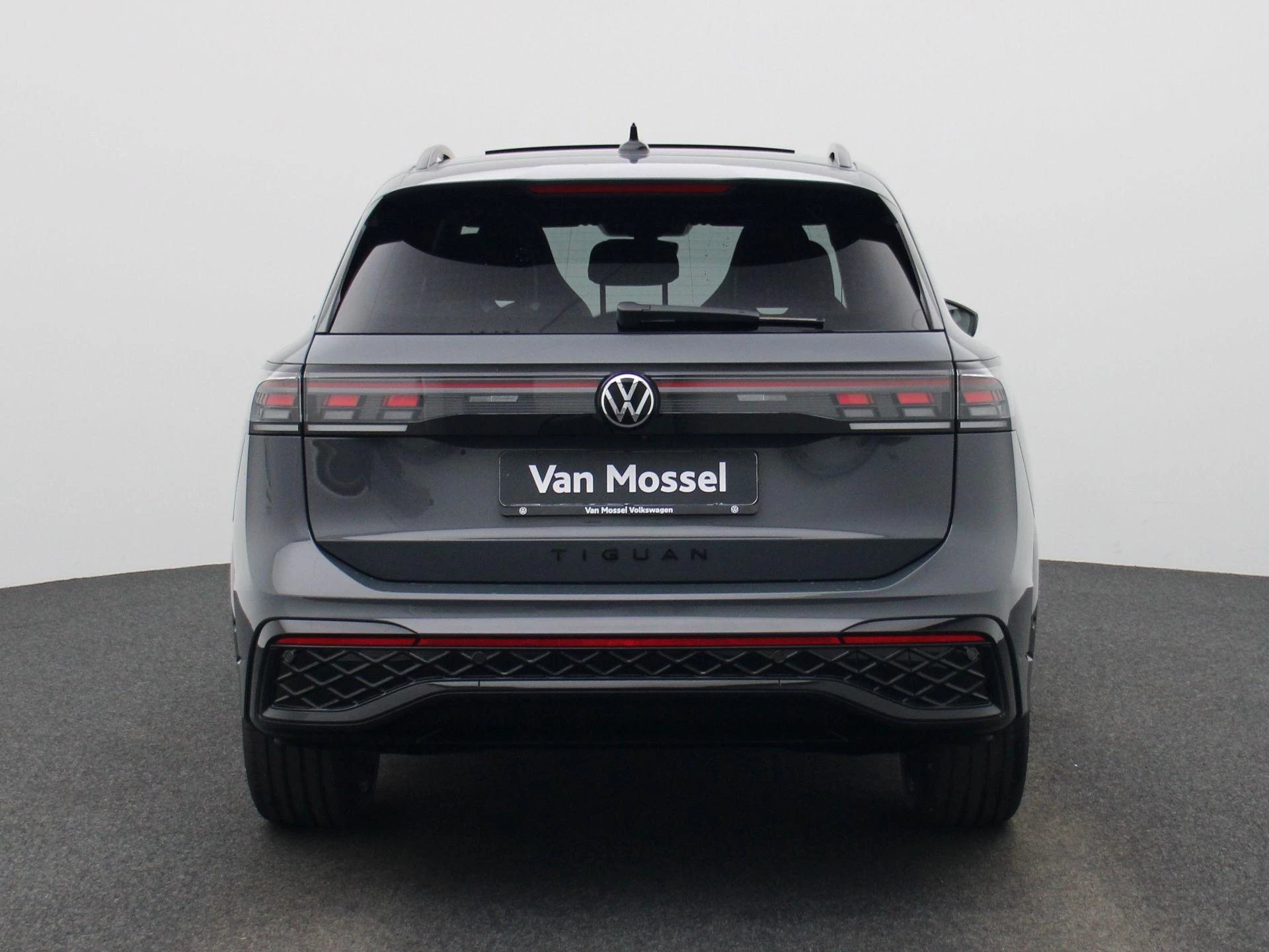 Volkswagen-Tiguan-image-4