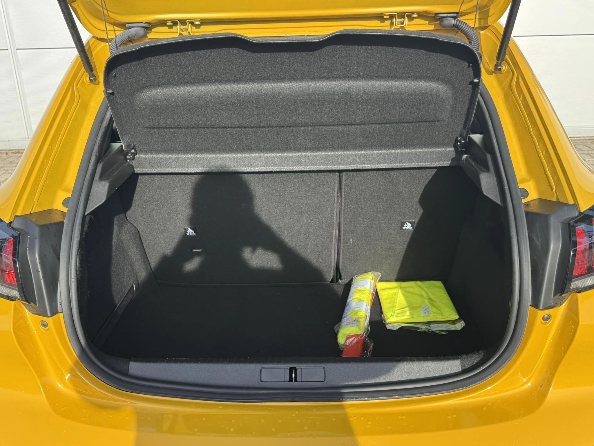Peugeot-208-image-23