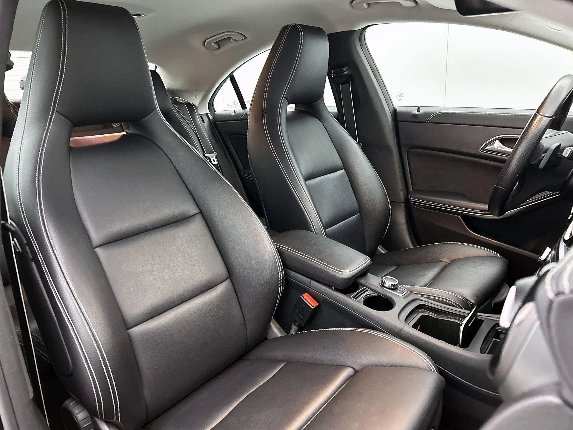 Mercedes-Benz CLA 180 Business Solution AMG Upgrade Edition