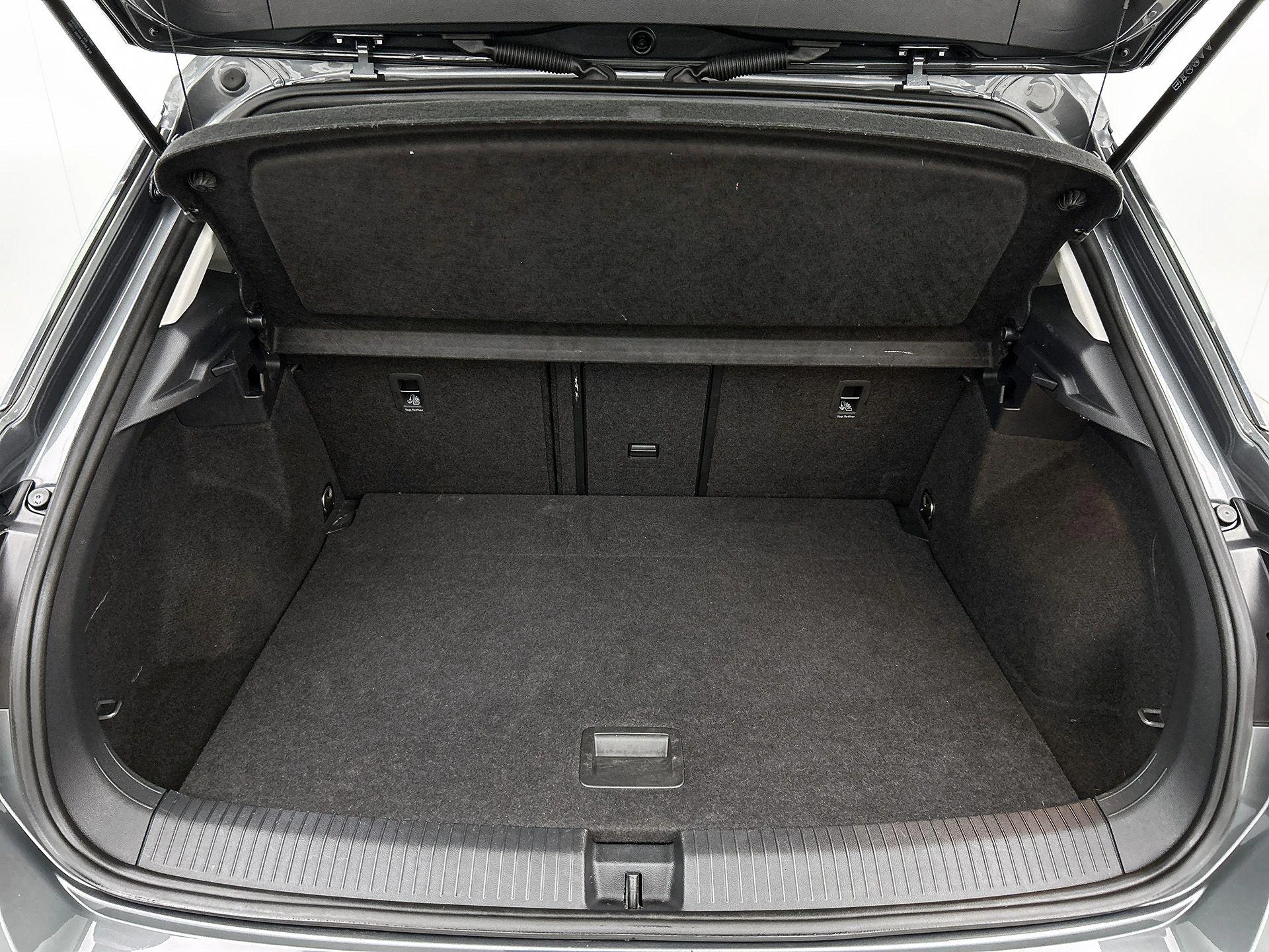 Volkswagen-T-Roc-image-12