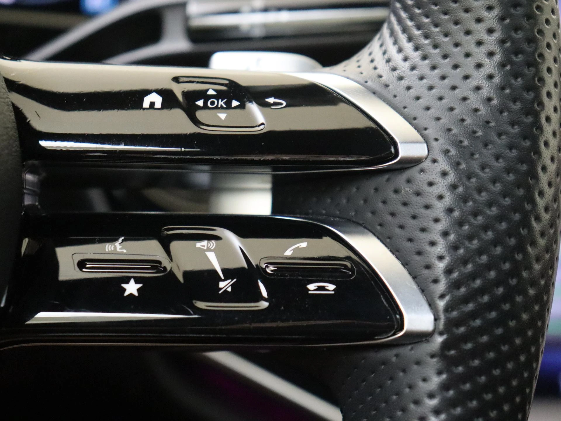 Mercedes-Benz-E-Klasse-image-13