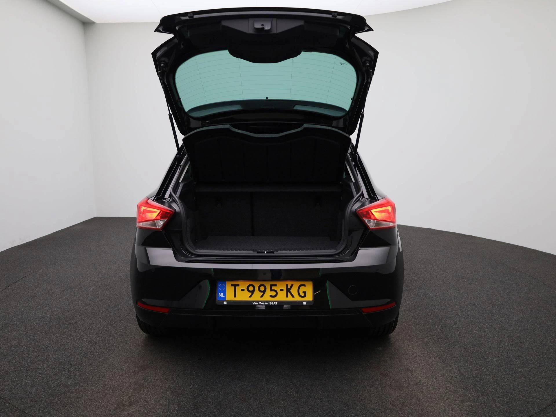 SEAT-Ibiza-image-10