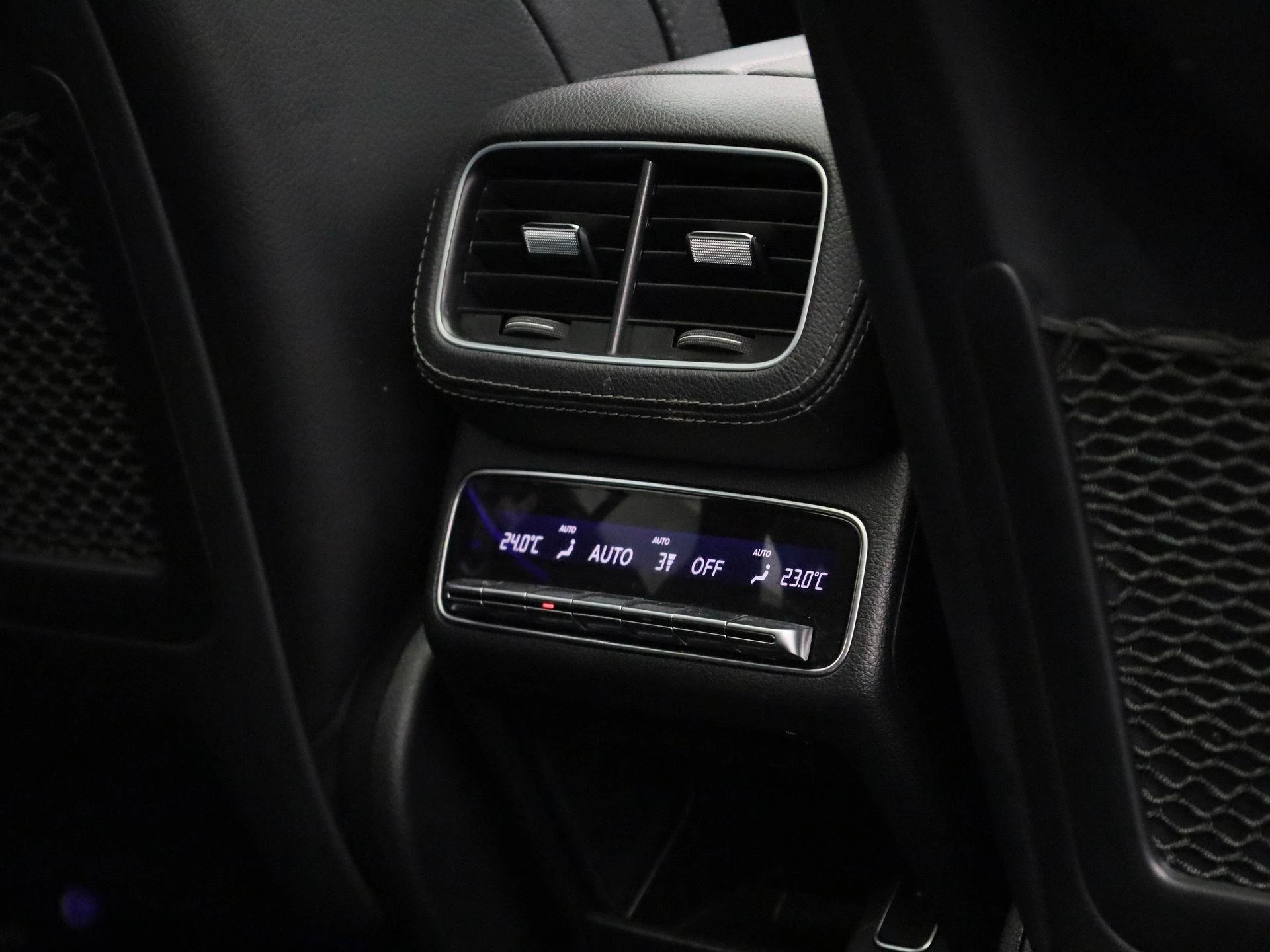 Mercedes-Benz-GLE-image-53