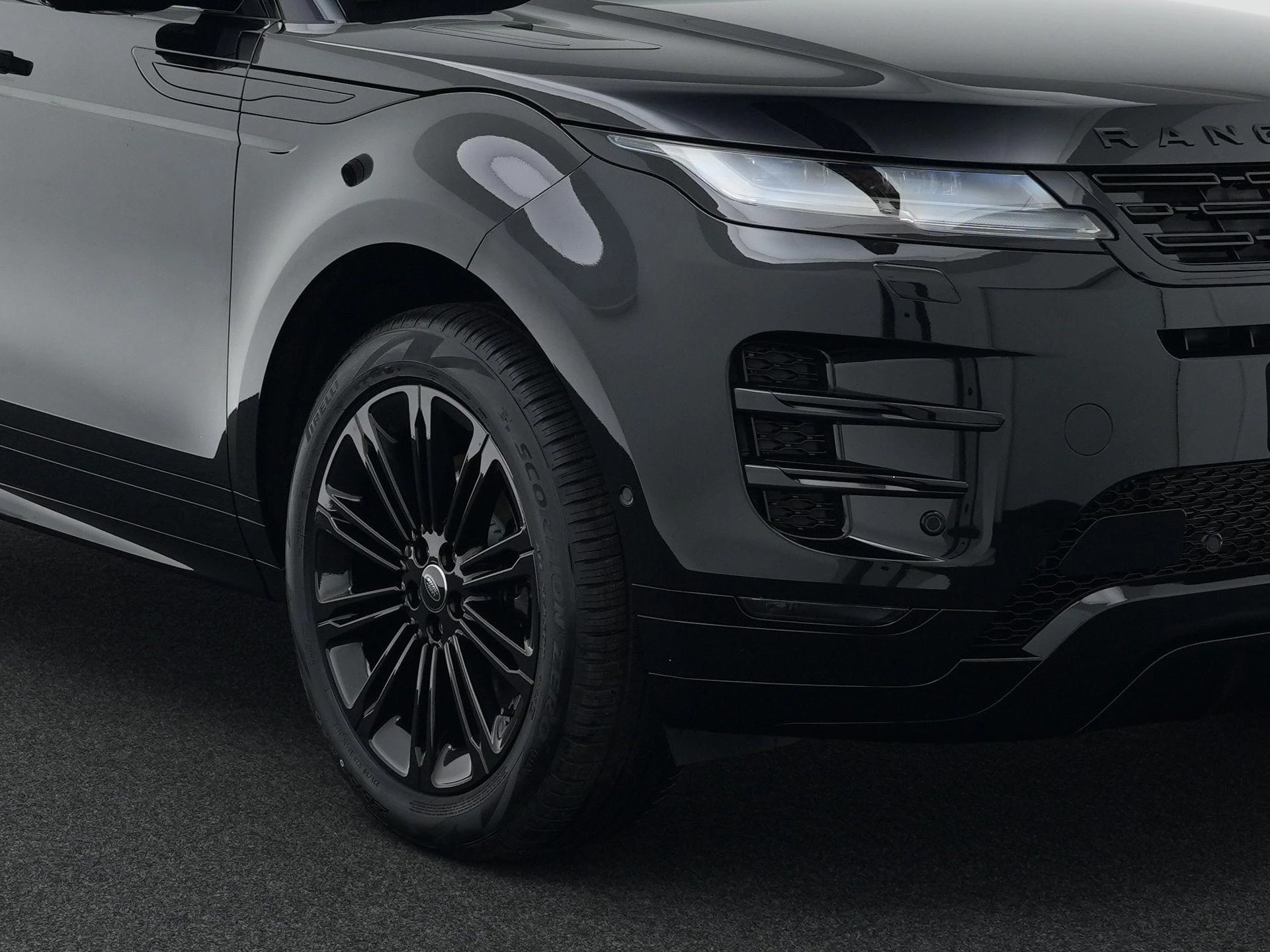 Land Rover-Range Rover Evoque-image-10