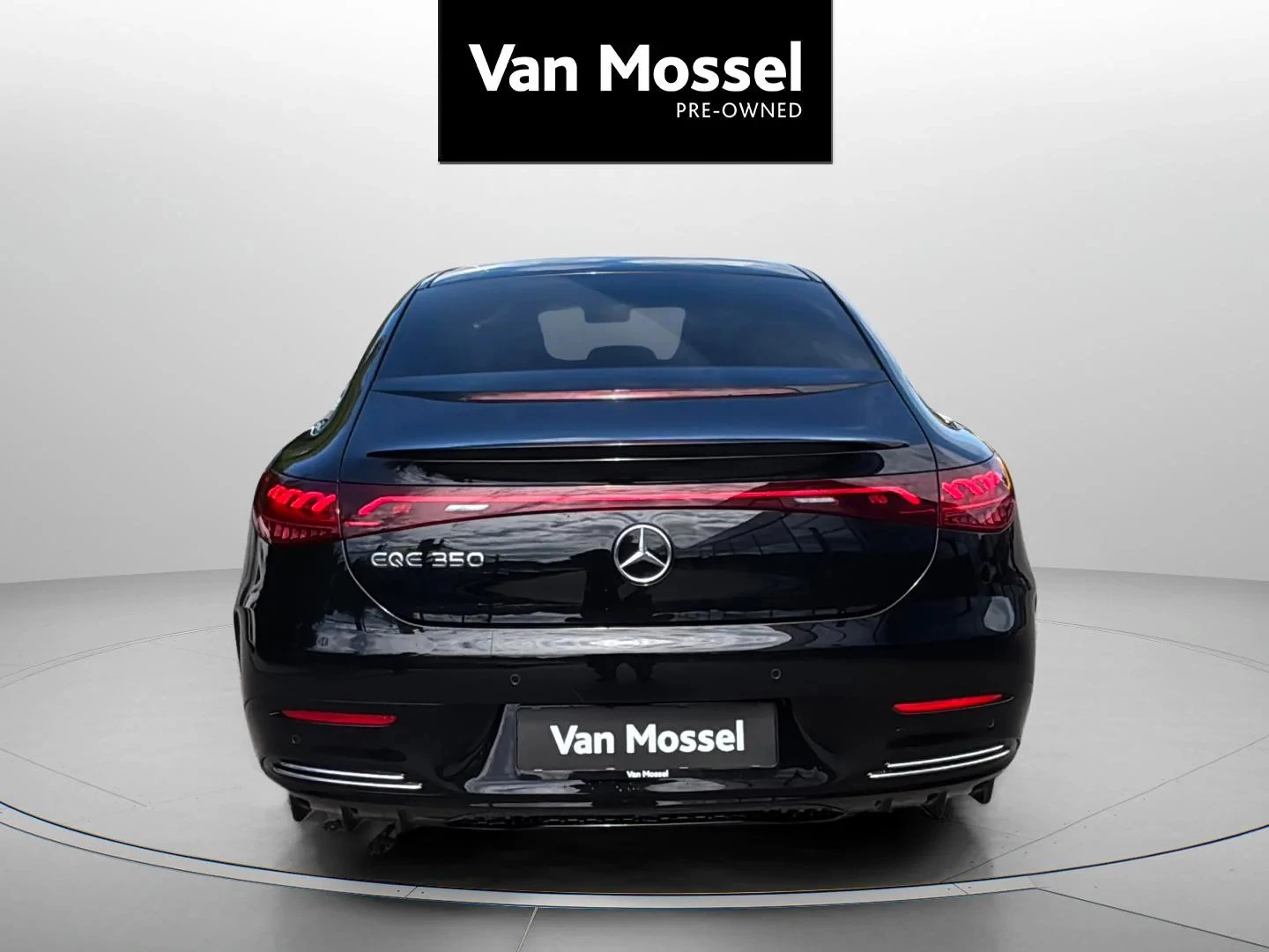 Mercedes-Benz-EQE-image-3