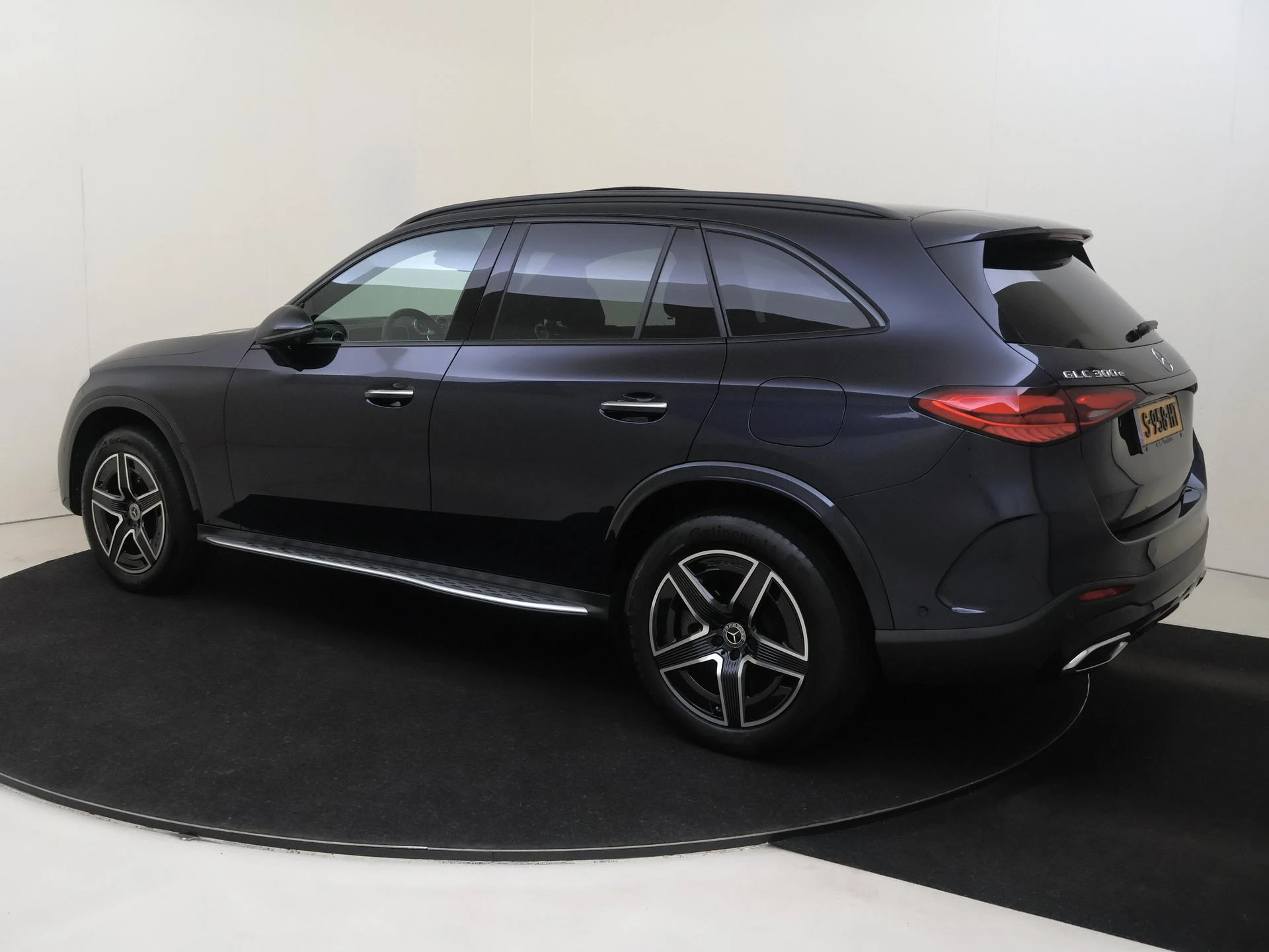 Mercedes-Benz-GLC-image-2