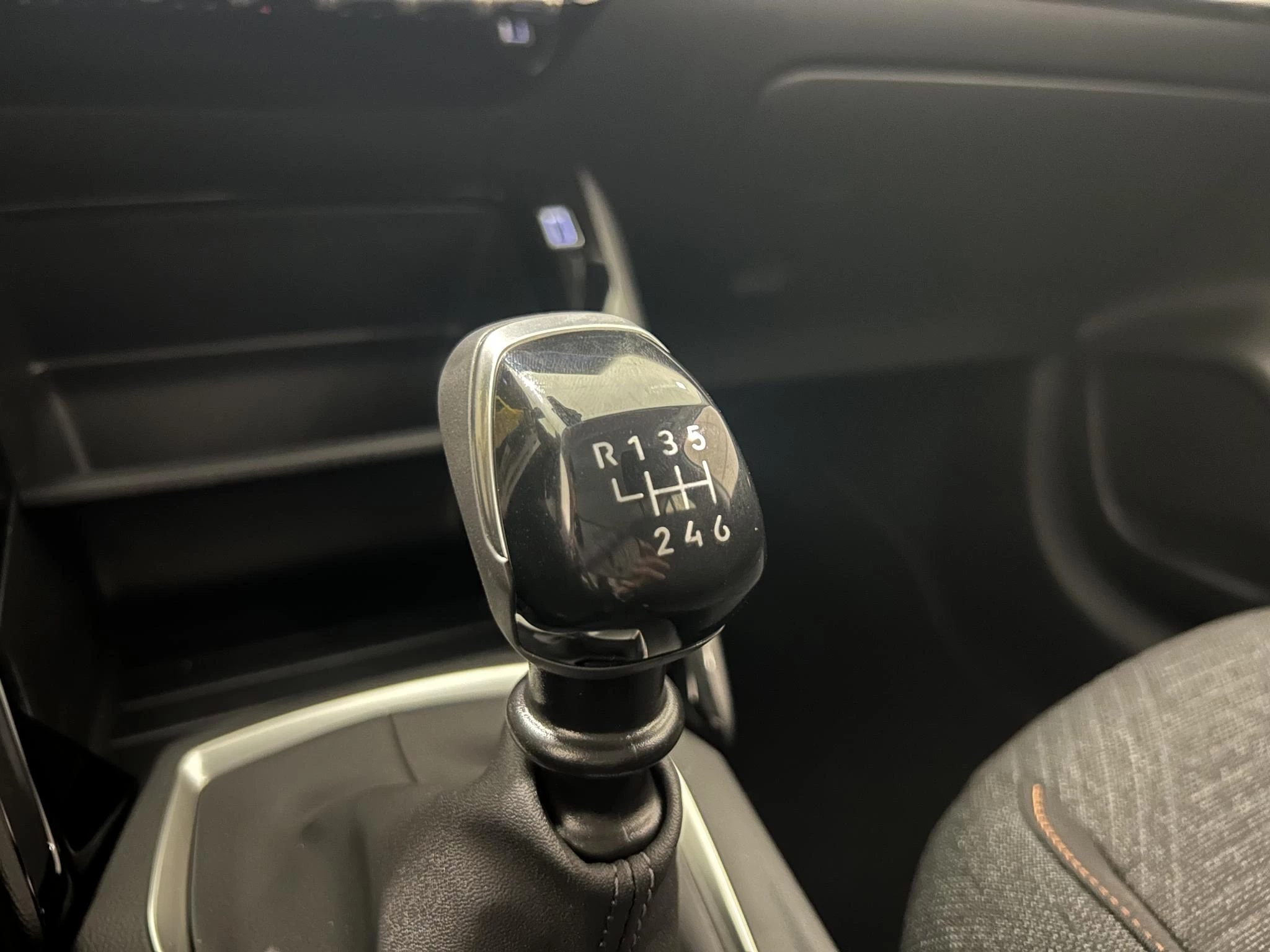 Peugeot-208-image-15