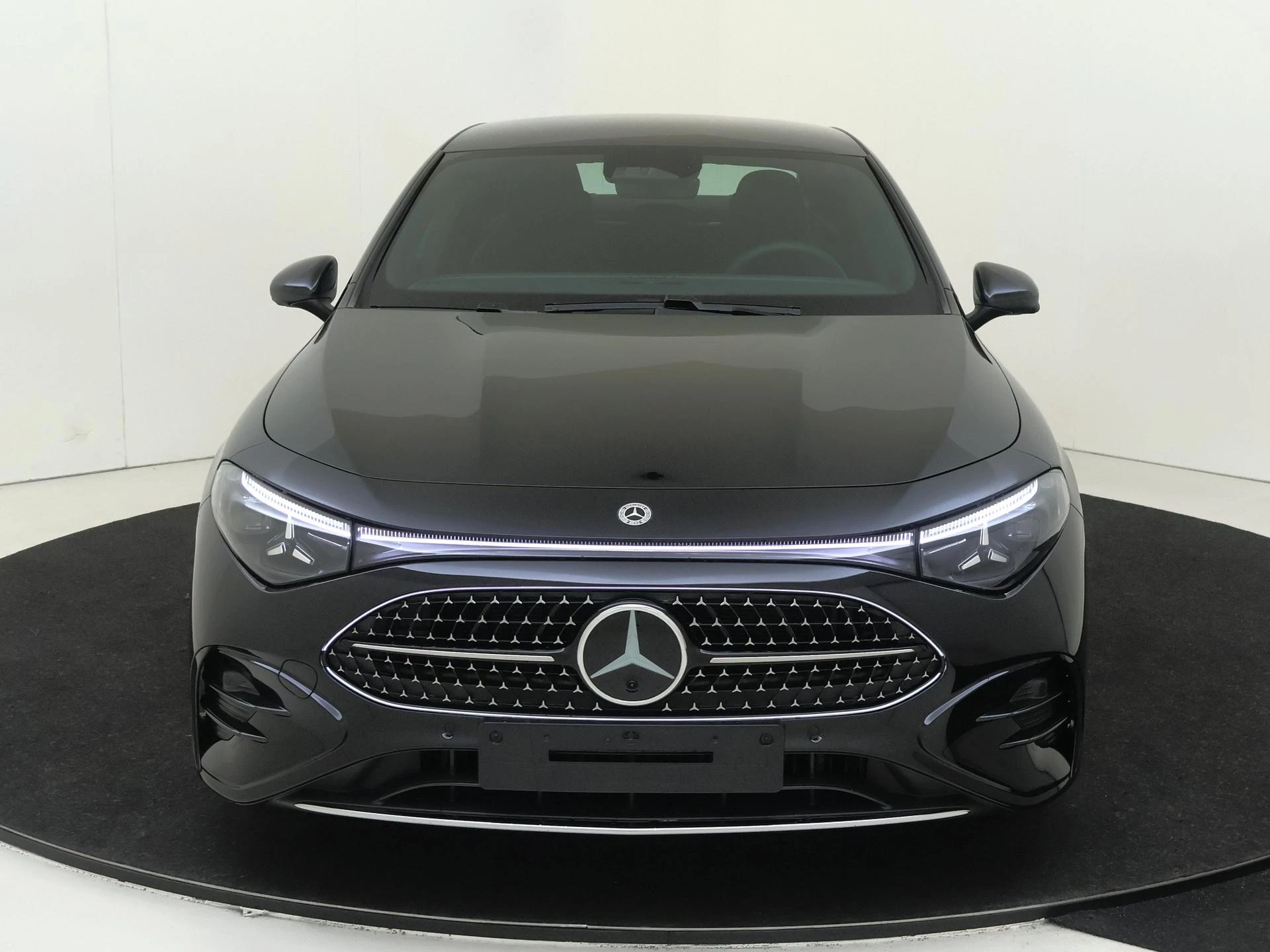 Mercedes-Benz-CLA-image-5