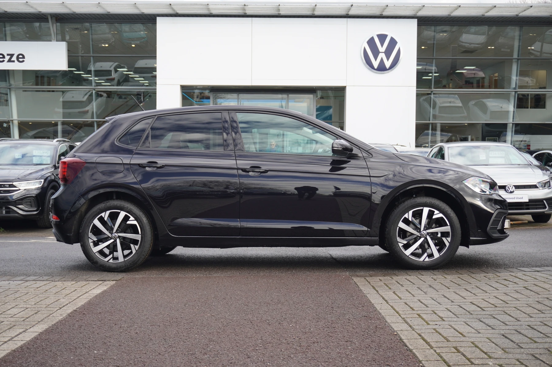Volkswagen-Polo-image-3