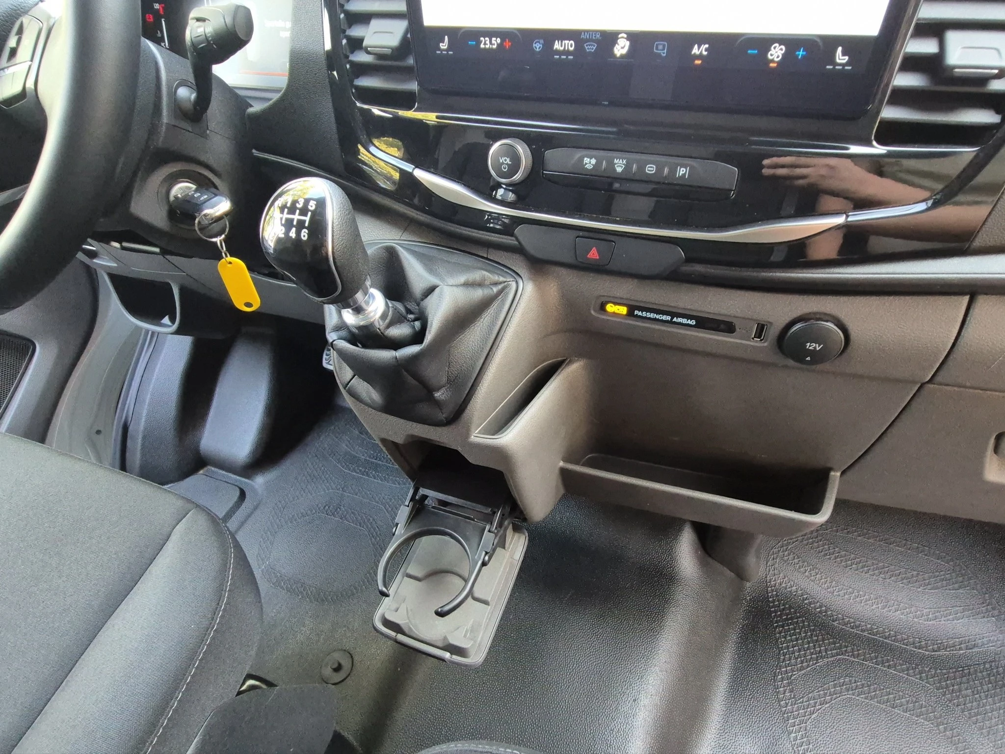 Ford-Transit-image-13