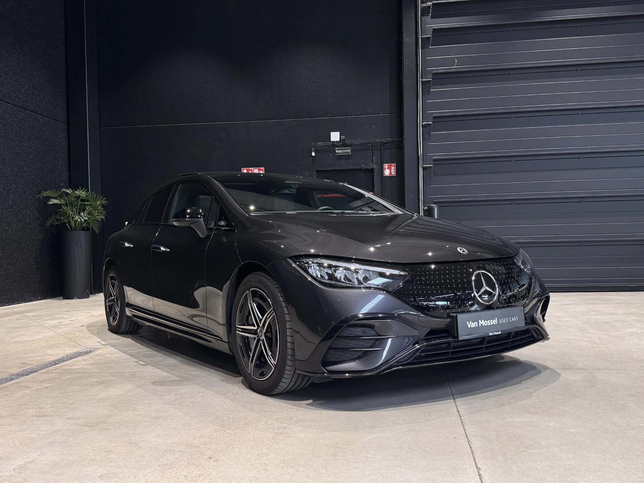 Mercedes-Benz-EQE-image-2