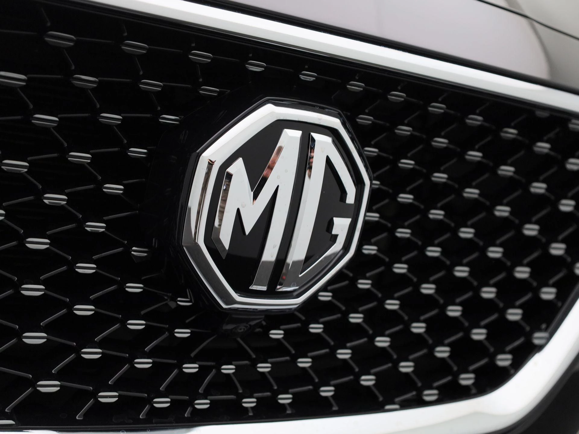 MG EHS 1.5T Luxury