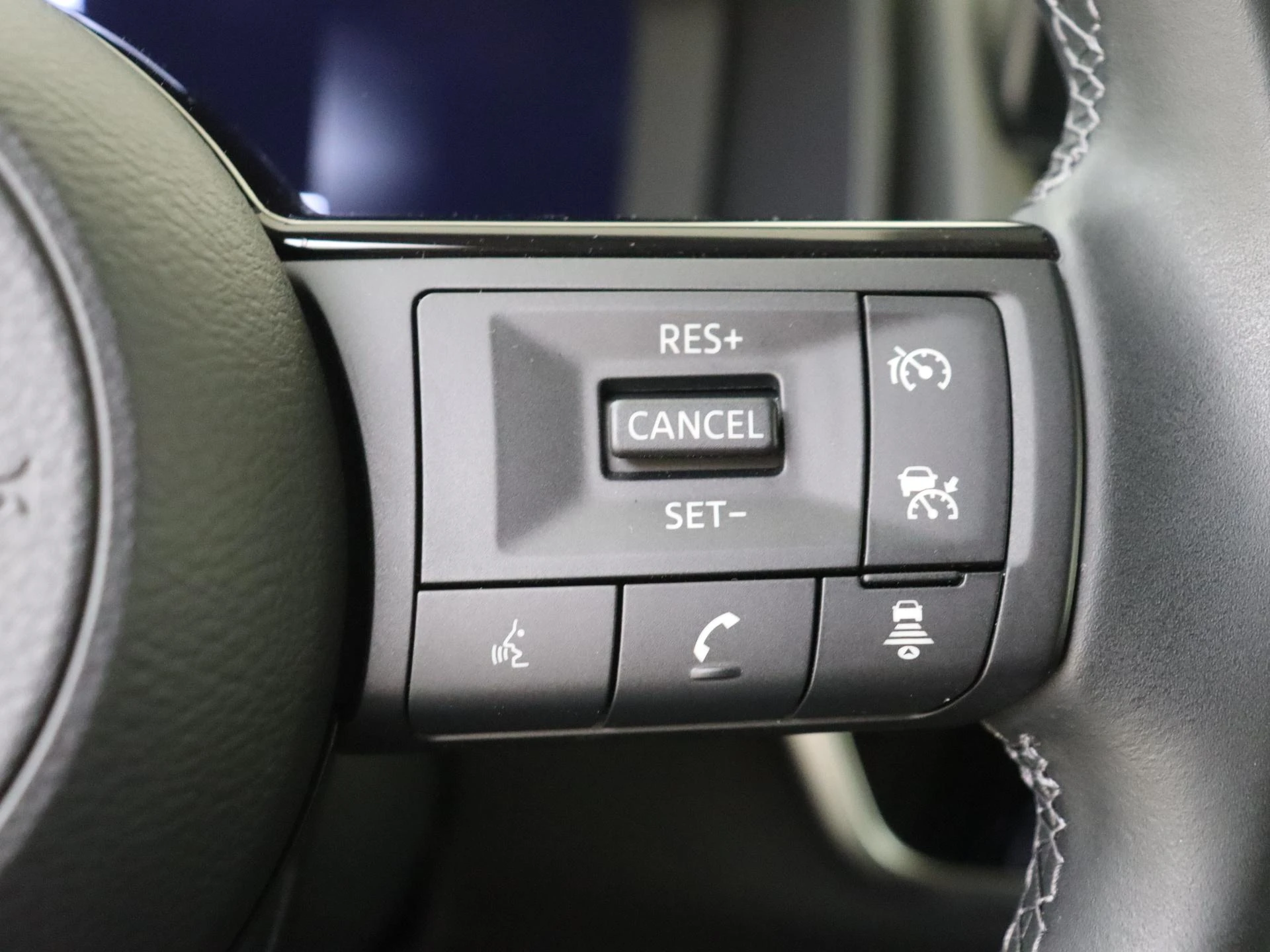 Nissan-QASHQAI-image-12