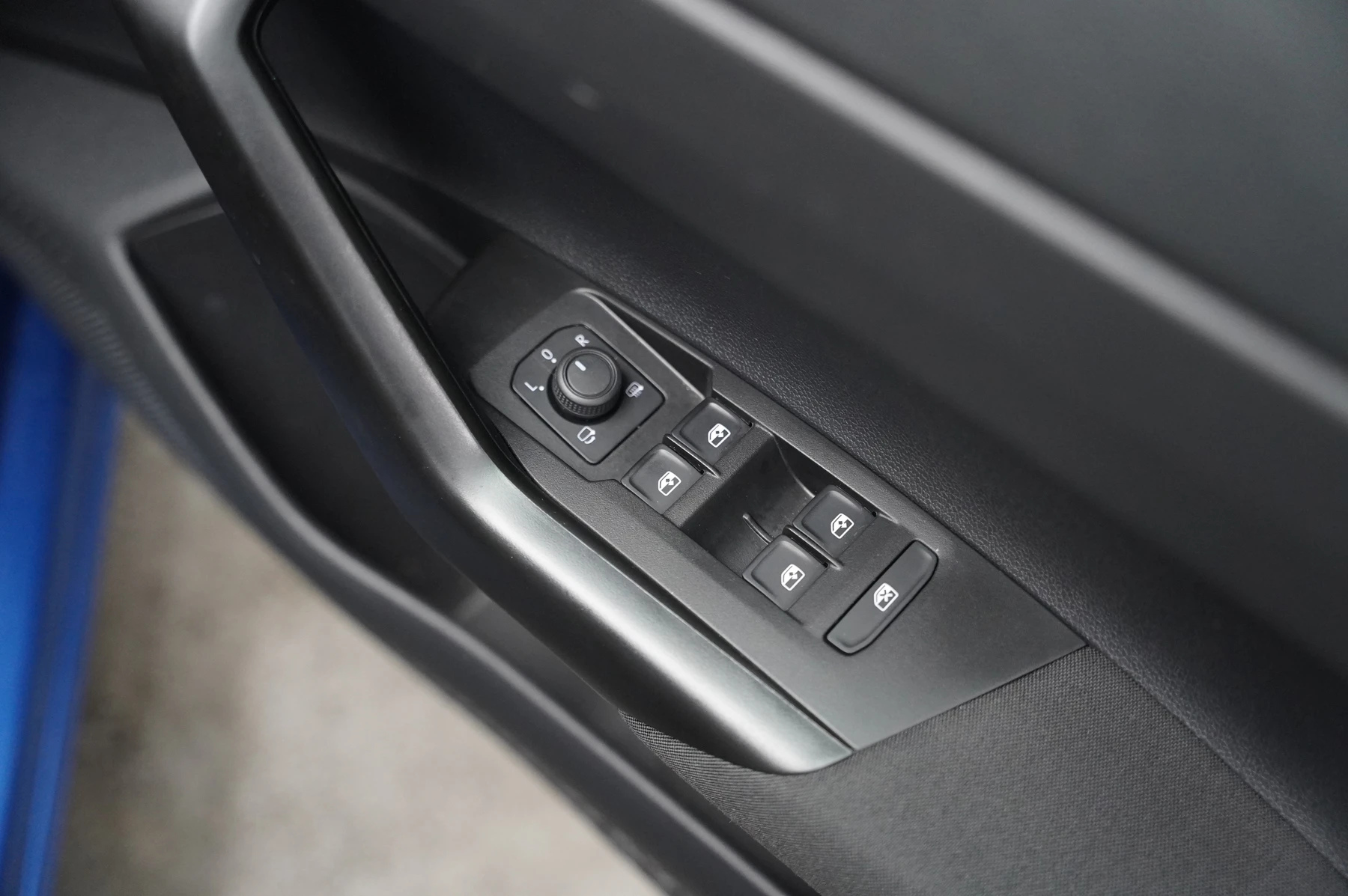 Volkswagen-Polo-image-19