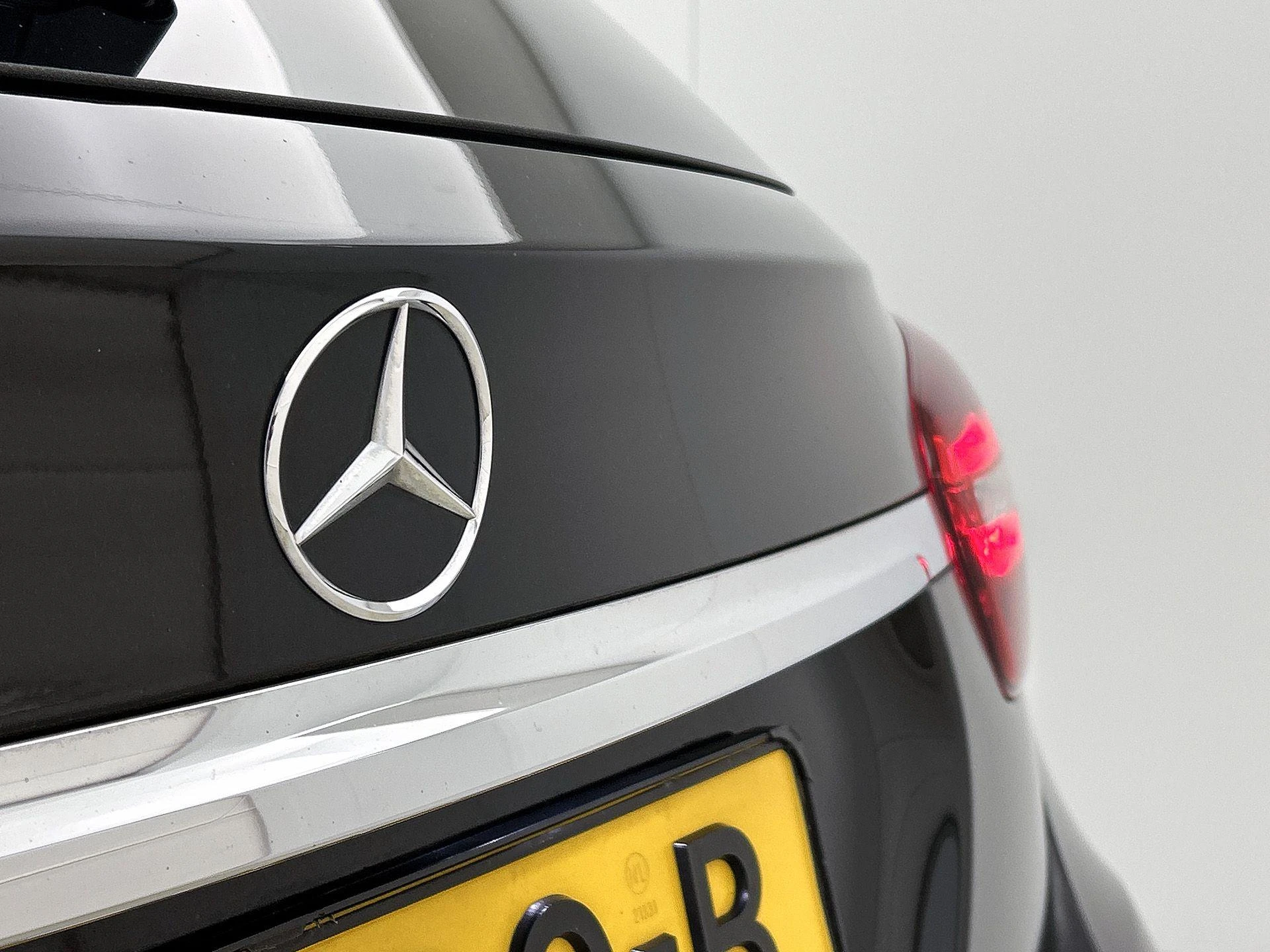 Mercedes-Benz-GLA-image-28