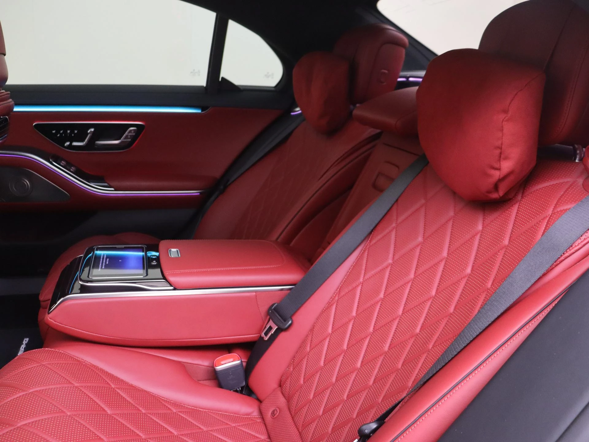 Mercedes-Benz-S-Klasse-image-15