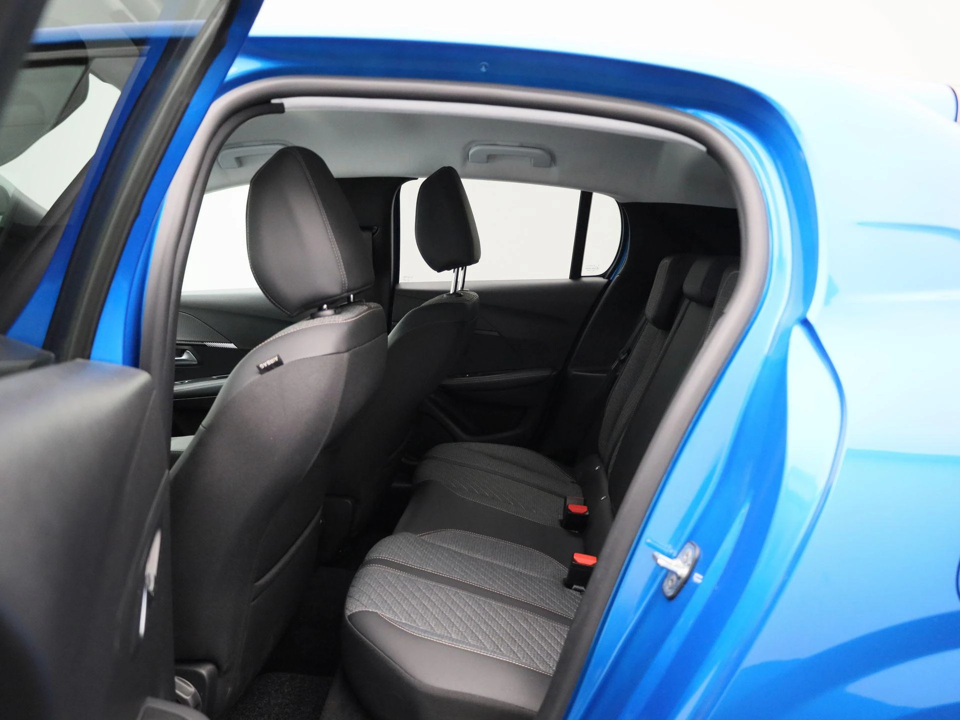 Peugeot 208 - 10