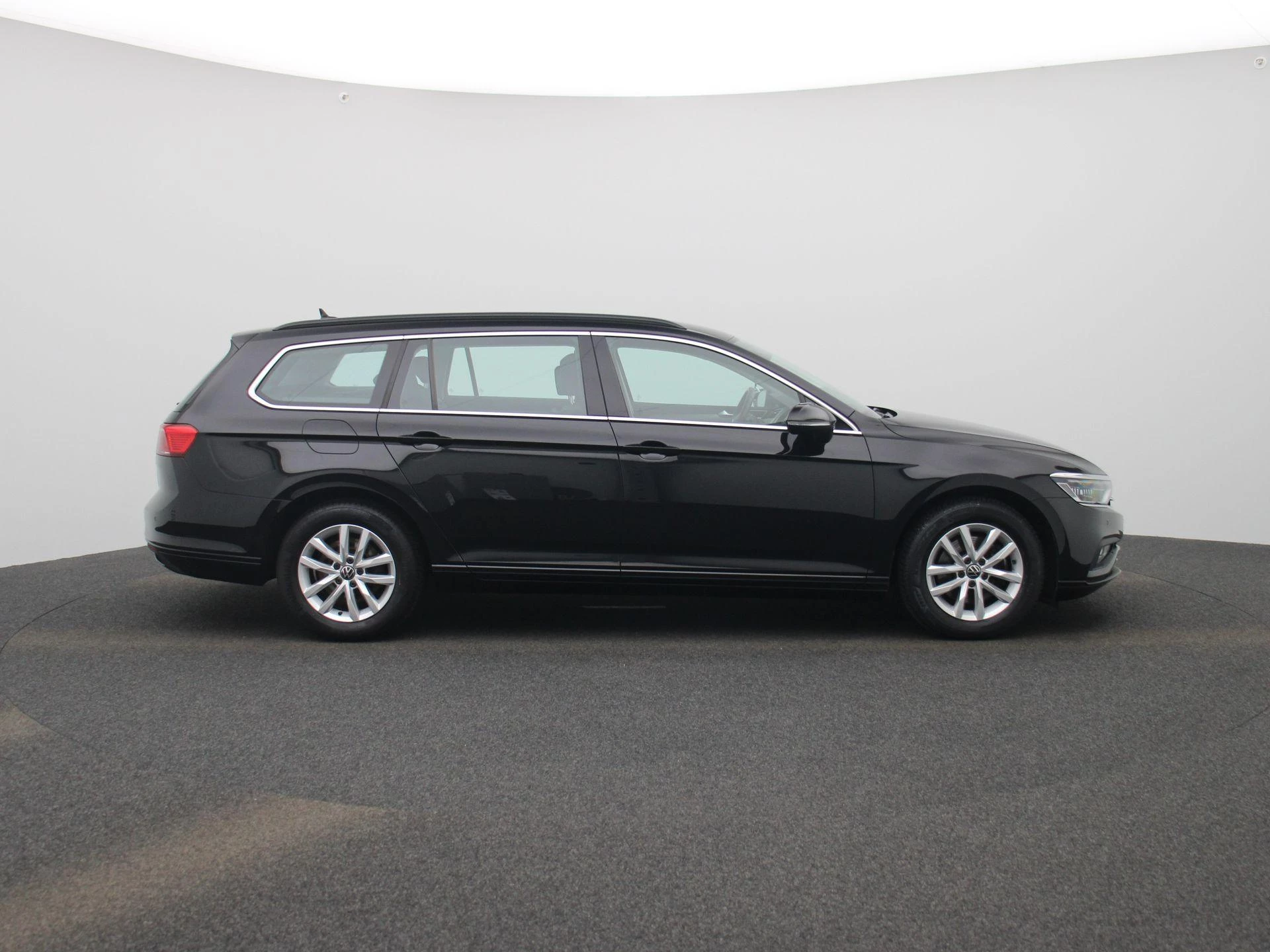 Volkswagen Passat Variant 1.6 TDI Elegance Business R
