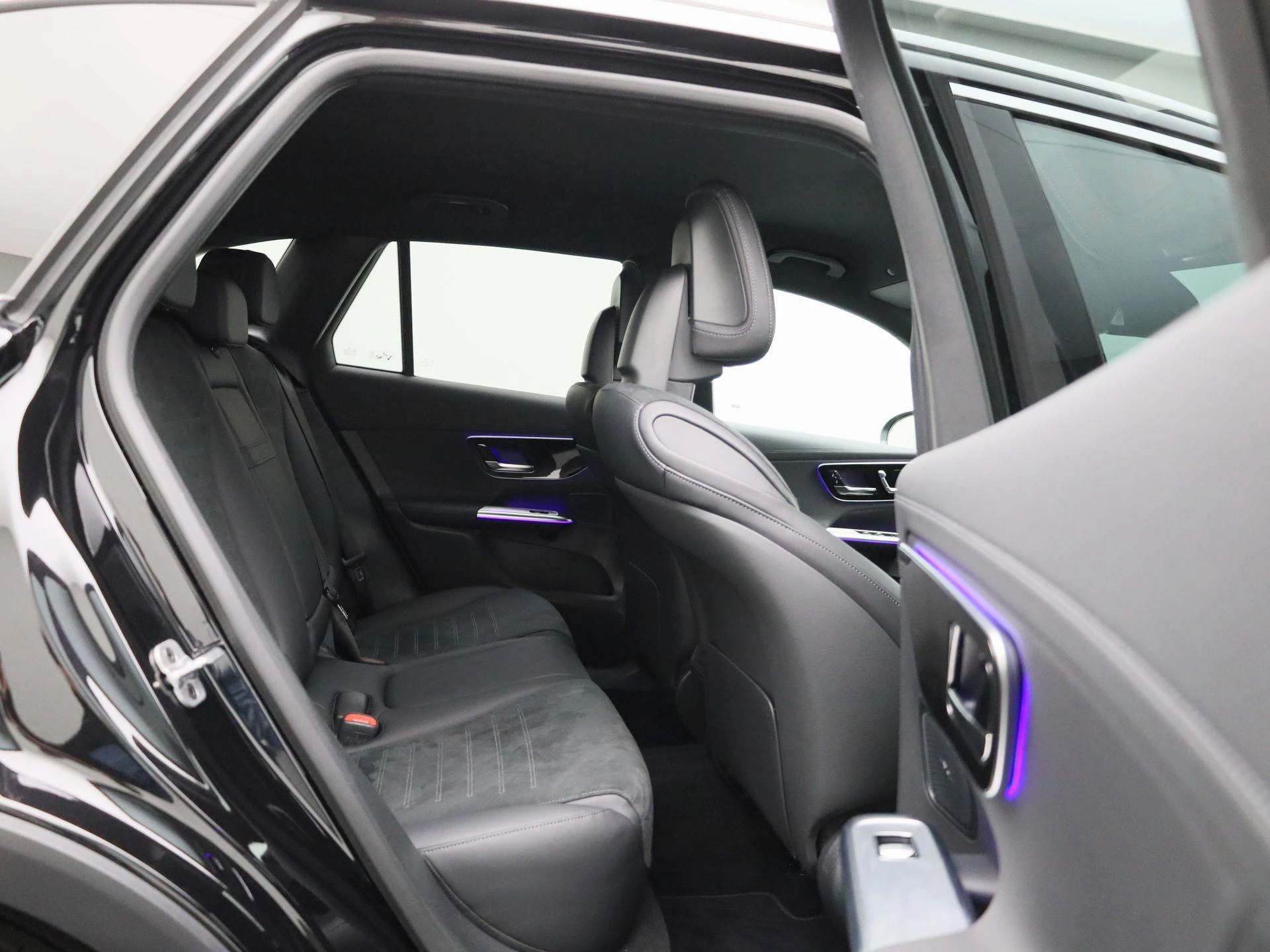 Mercedes-Benz-GLC-image-44