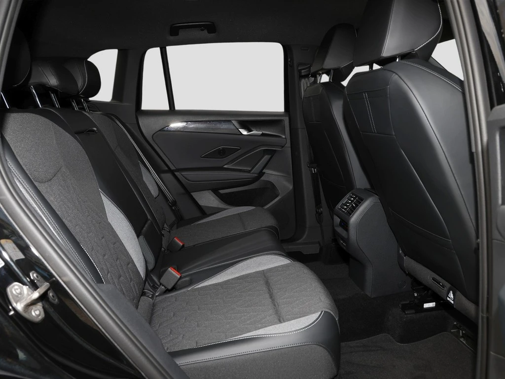 Volkswagen-Tiguan-image-9