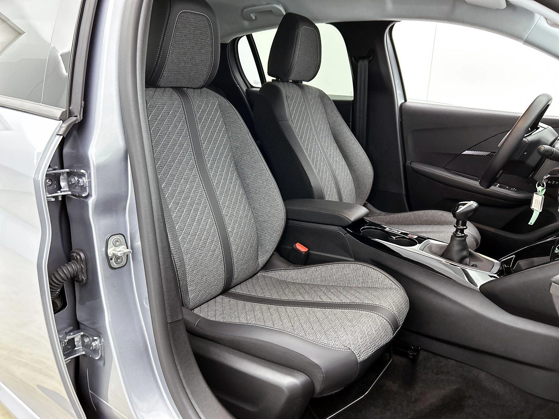 Peugeot 208 1.2 PureTech 100 Allure