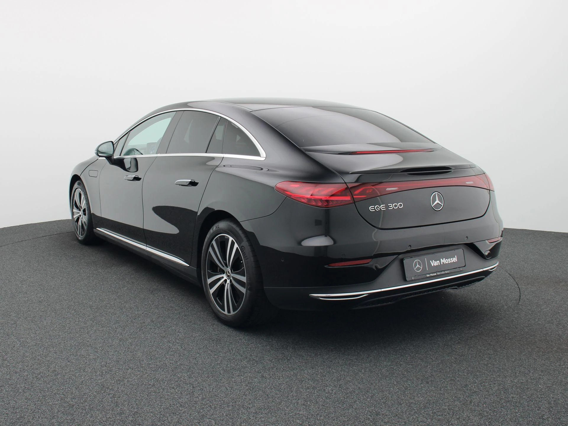 Mercedes-Benz EQE 300 Business Line + LED + CARPLAY + CAMERA +