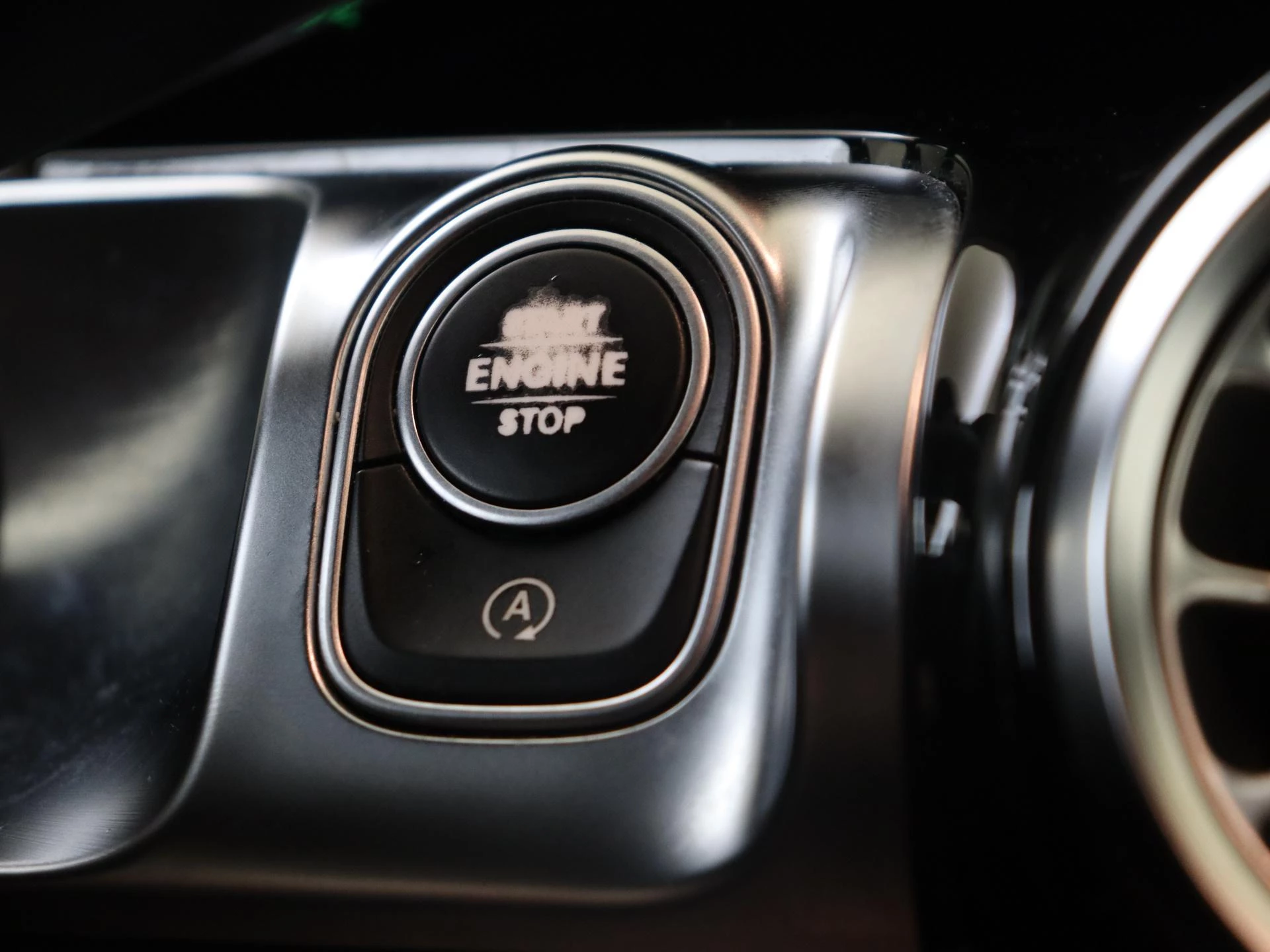 Mercedes-Benz-GLB-image-21