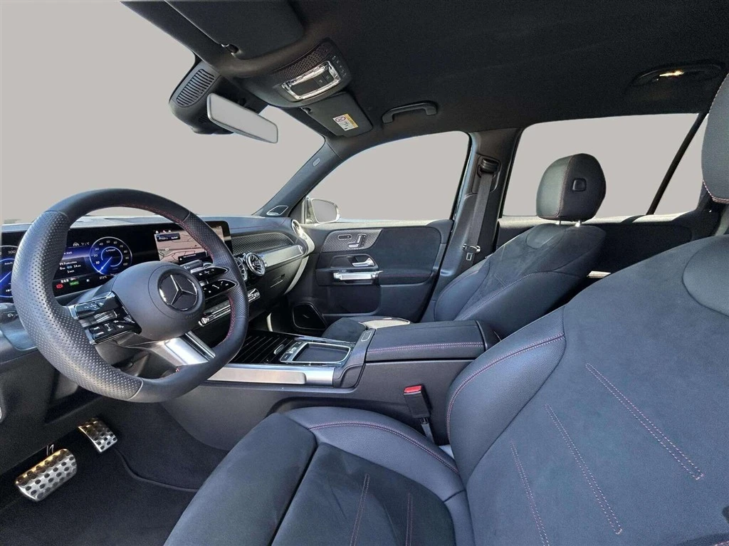 Mercedes-Benz-EQB-image-9