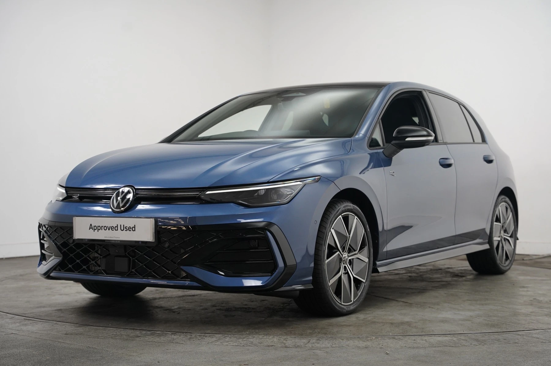 Volkswagen-Golf-image-36