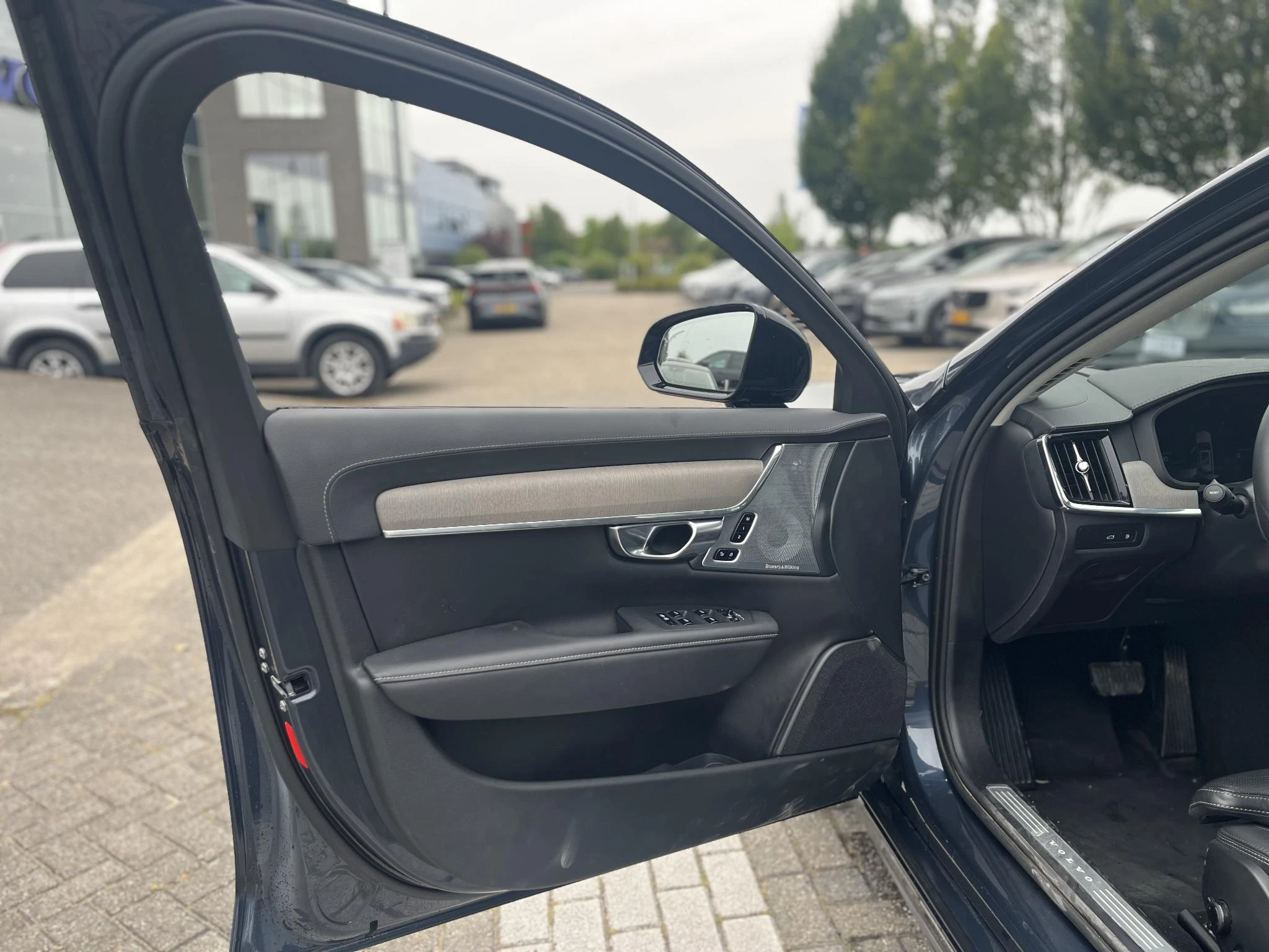 Volvo-V90-image-4