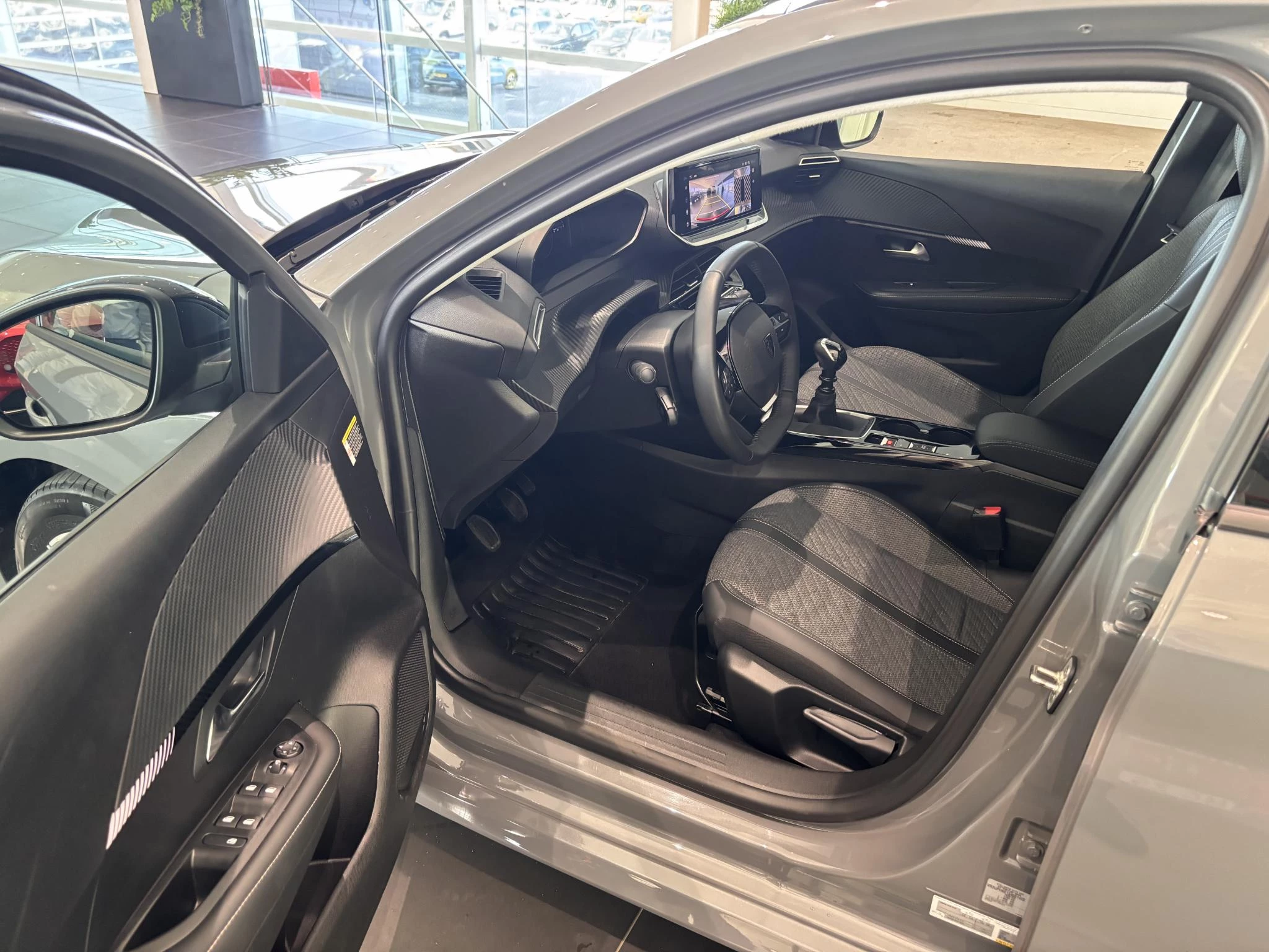 Peugeot-208-image-10