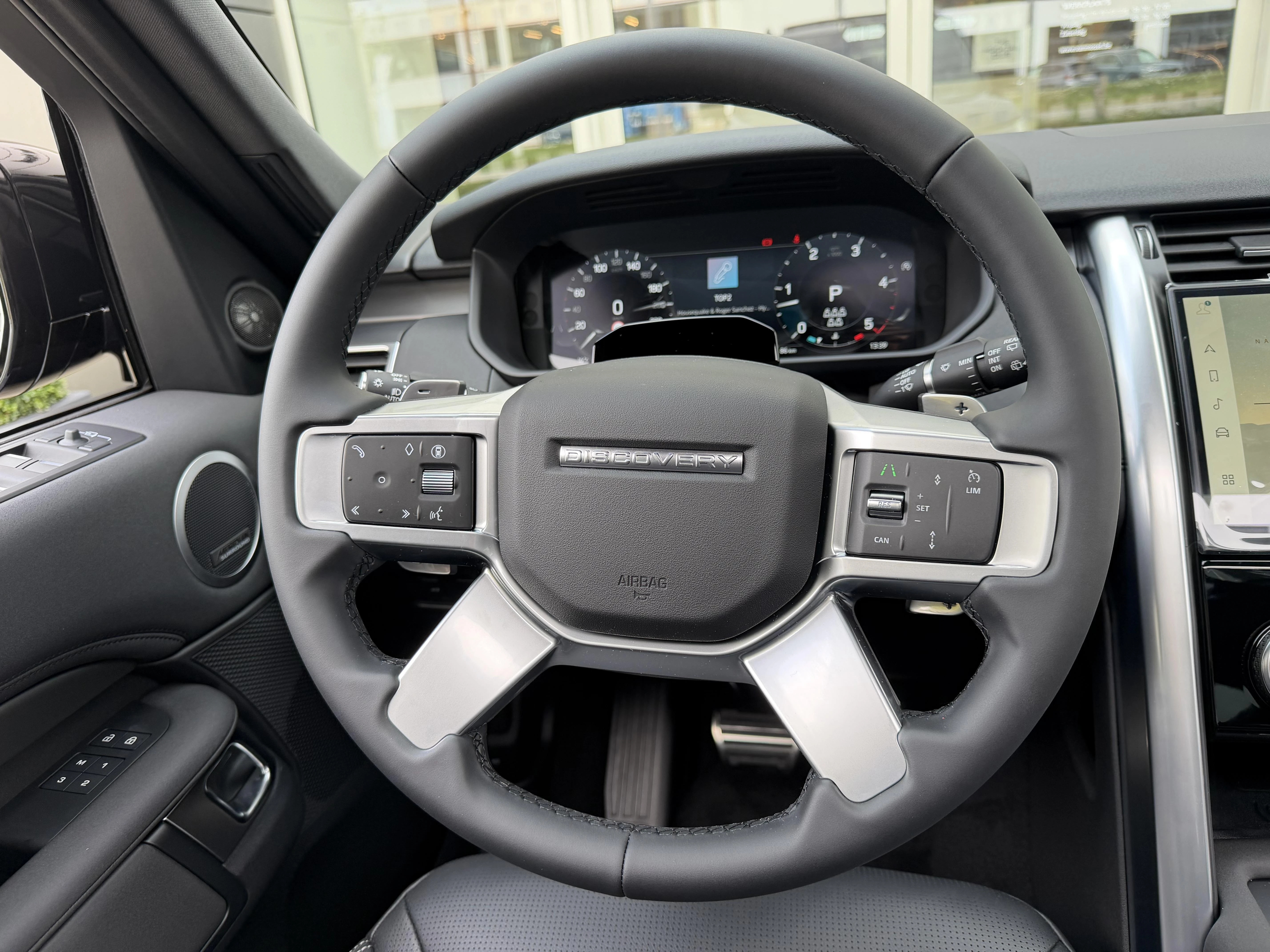 Land Rover-Discovery-image-16