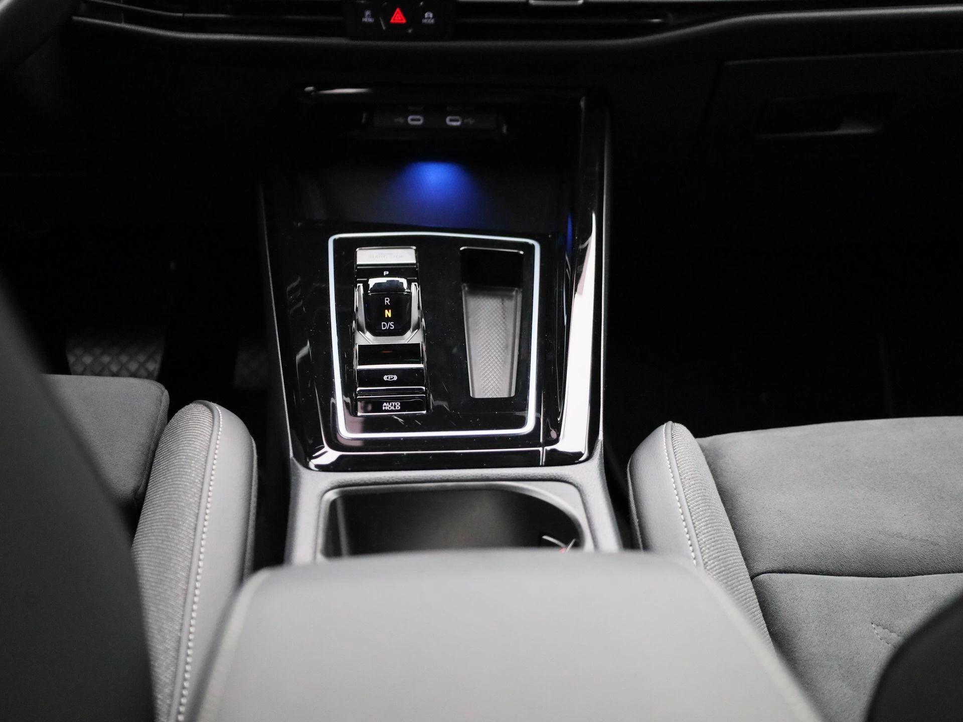 Volkswagen-Golf-image-9