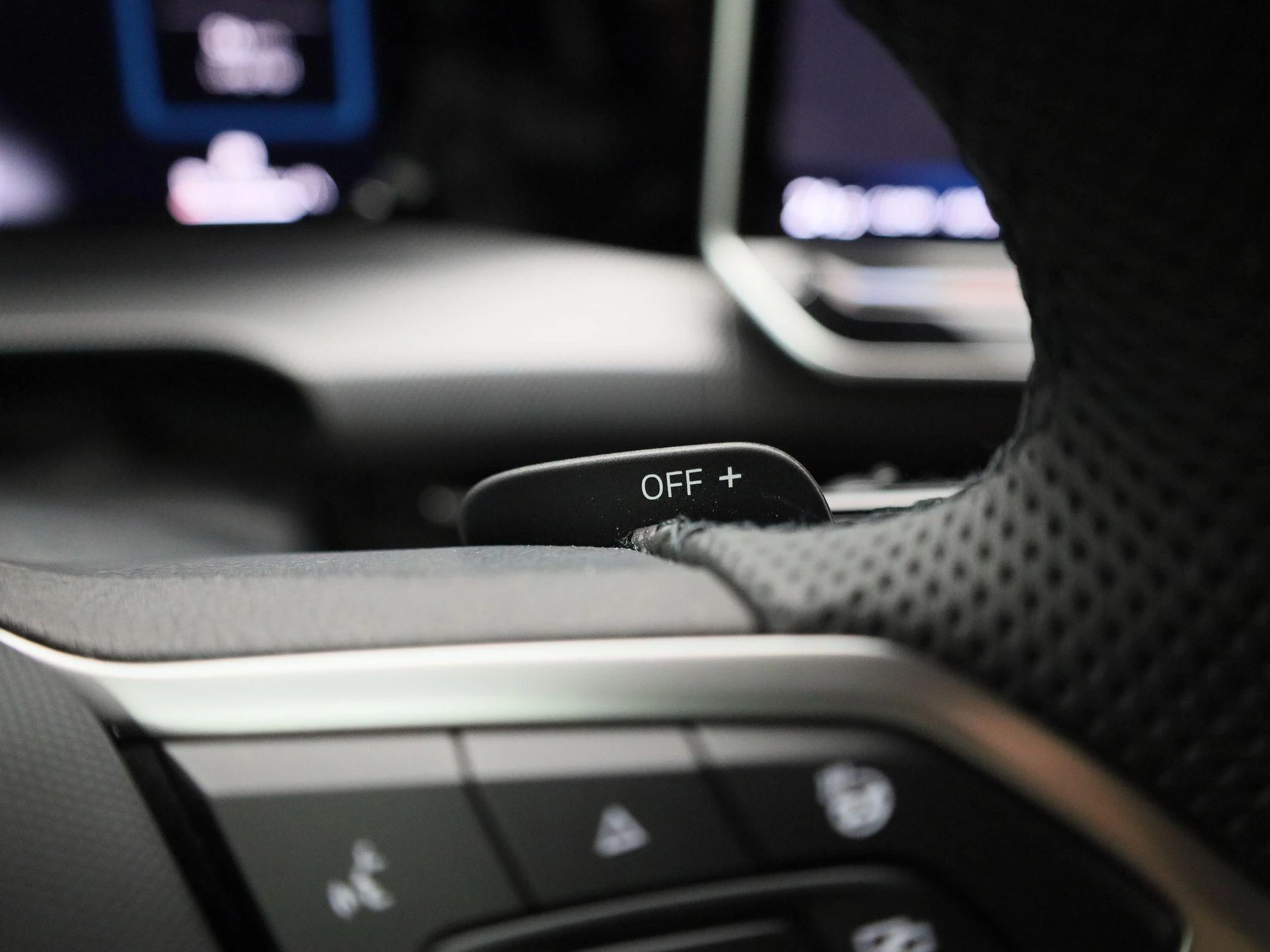 Volkswagen-Golf-image-20