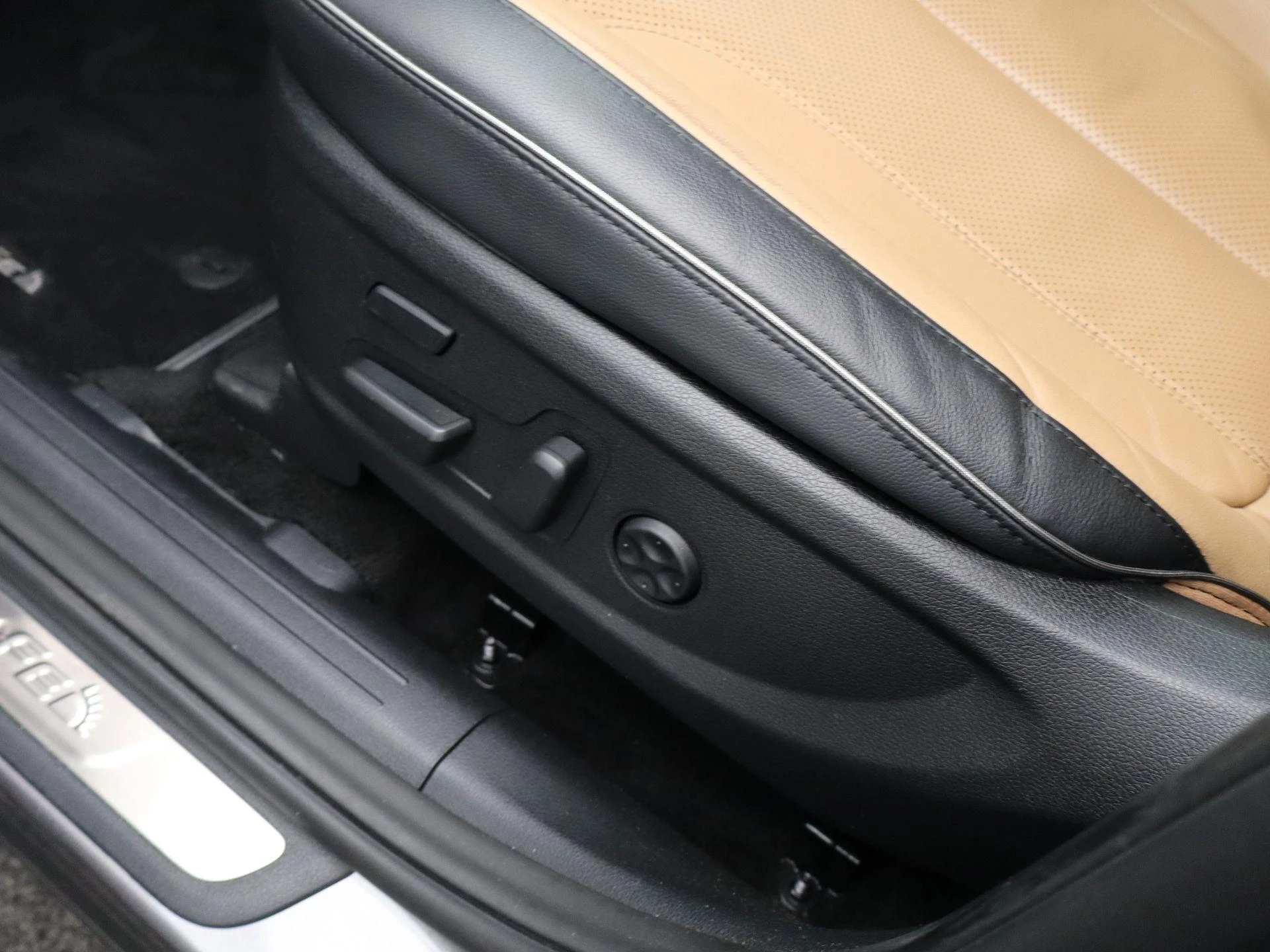 Hyundai-Santa Fe-image-30