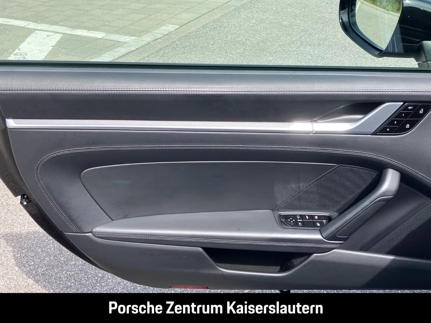 Porsche 911 992 Carrera 4 Cabrio Sportabgas BOSE 21-Zoll carrera