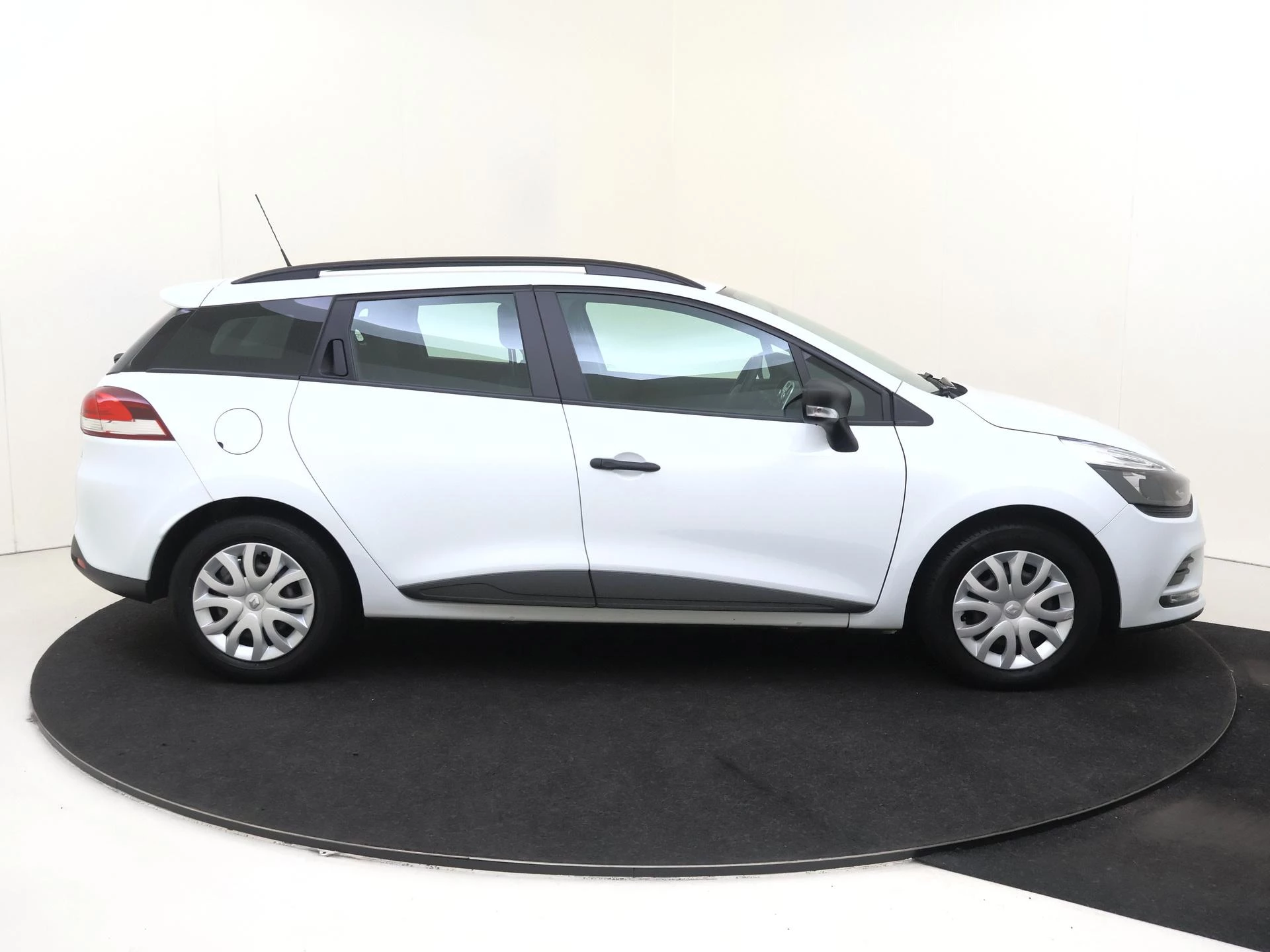 Renault-Clio-image-8