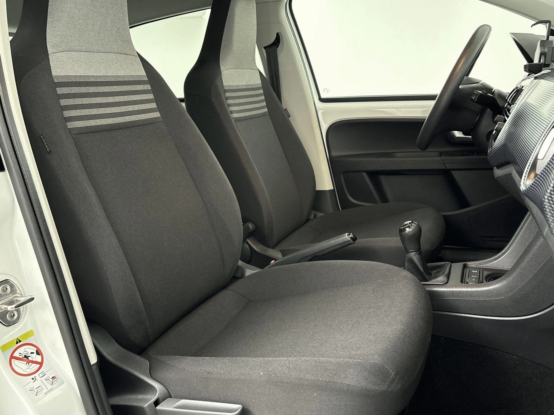 Volkswagen-up!-image-11