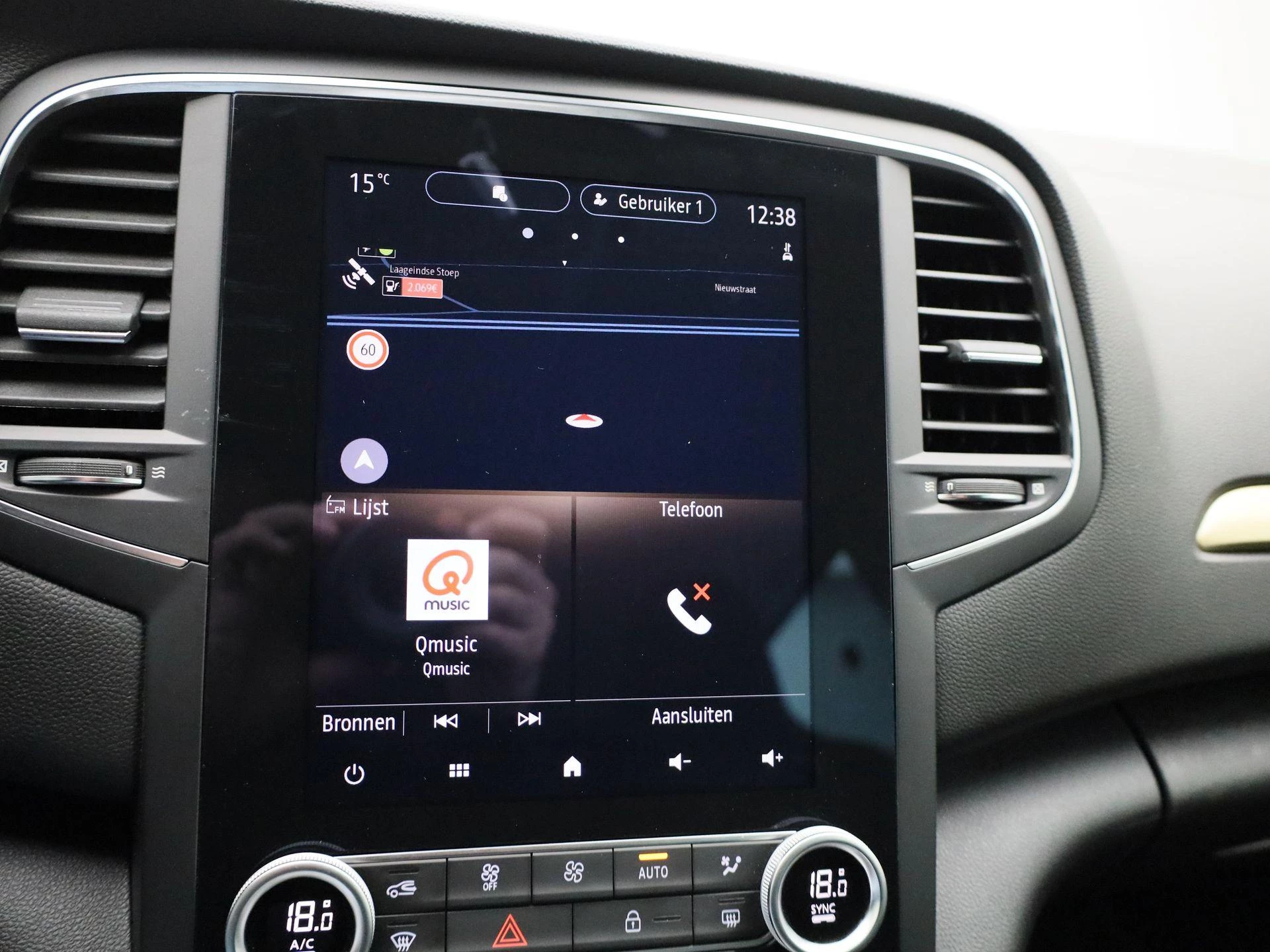 Renault-Megane E-Tech-image-16