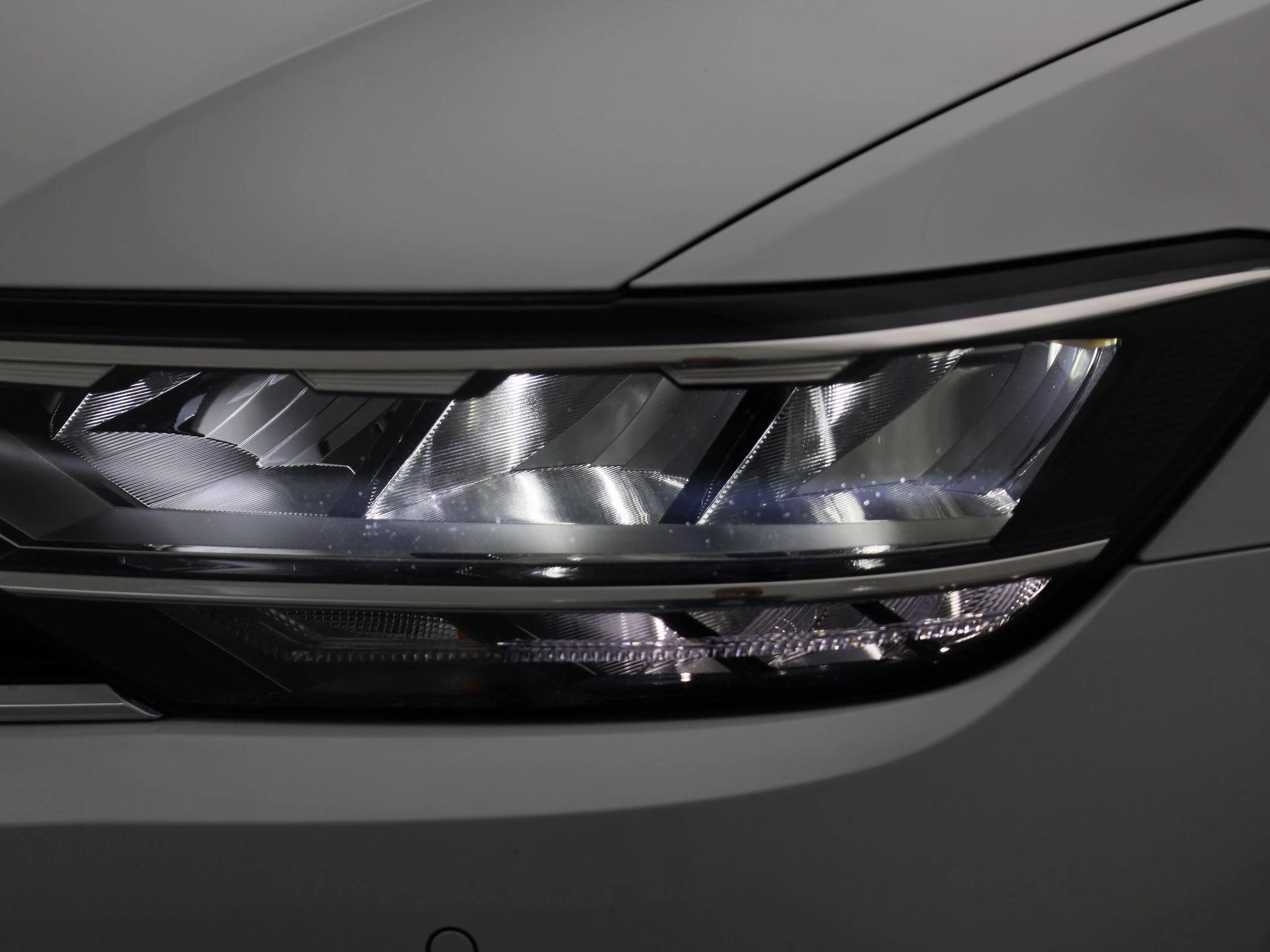 Volkswagen-Passat-image-14