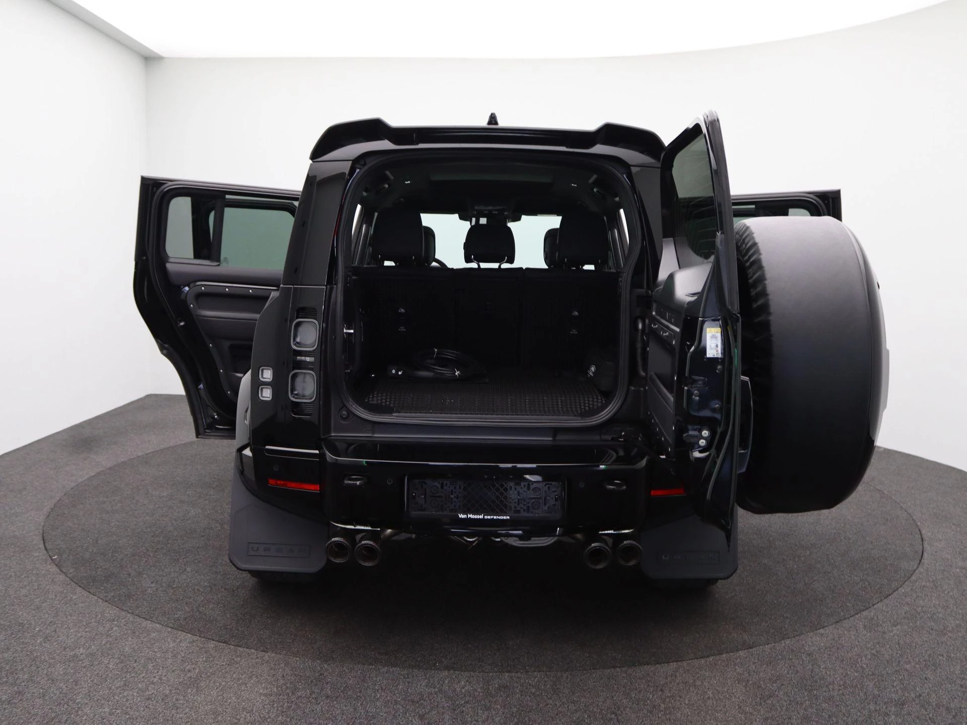 Land Rover-Defender-image-36